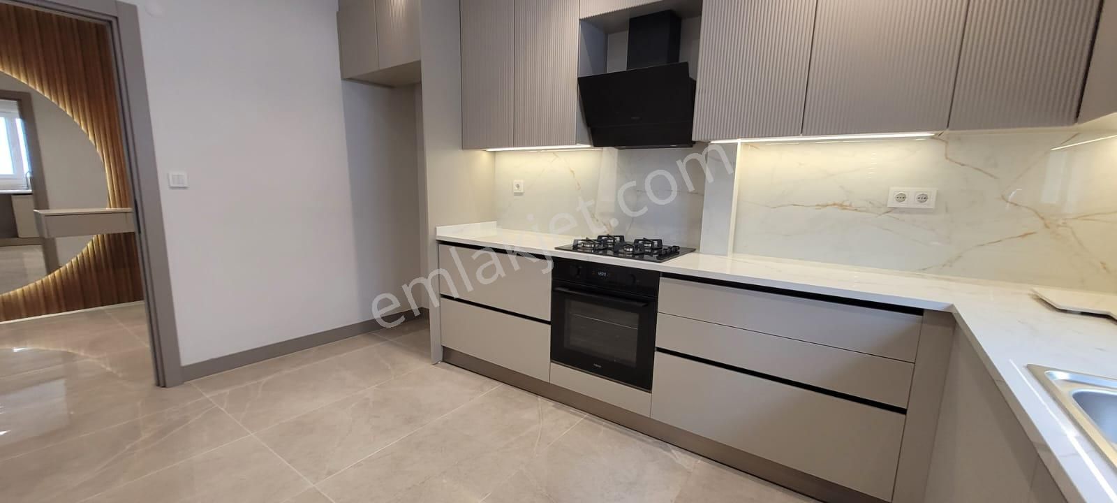 Şenesenevlerde İçi Tamamen Yenilenmiş Net 115m2 3+1 - Görsel 5