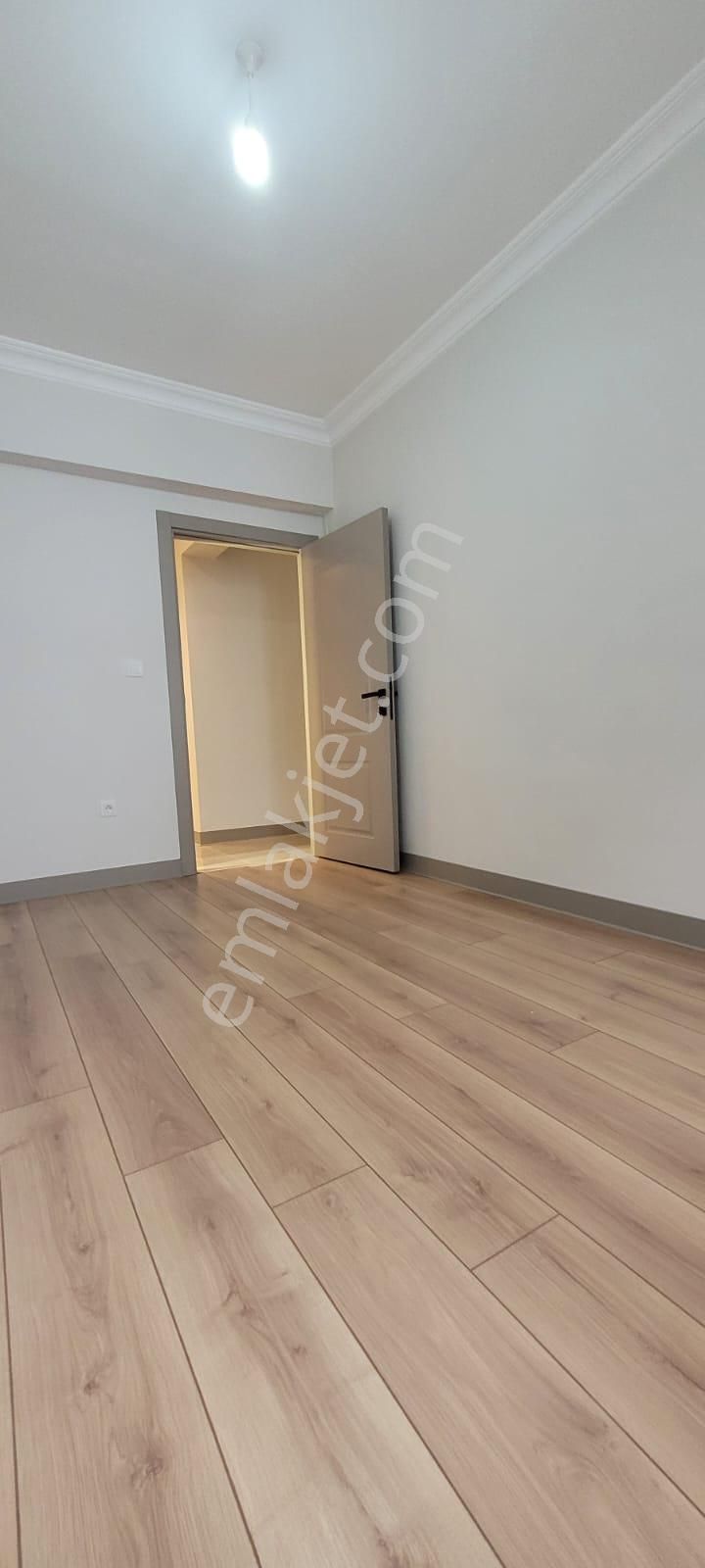 Şenesenevlerde İçi Tamamen Yenilenmiş Net 115m2 3+1 - Görsel 13