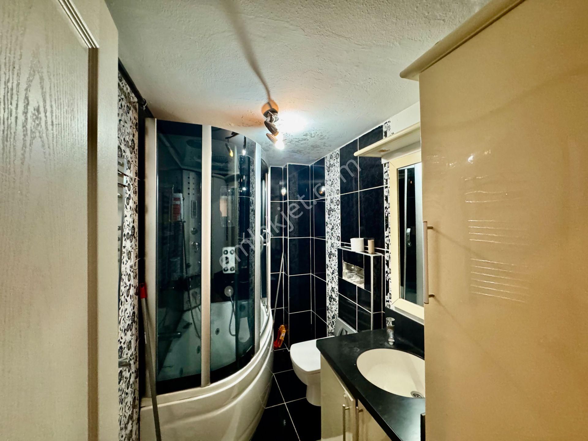 Merdivenköy’de Merkezi Konumda Satılık 3+1 Daire - Görsel 21