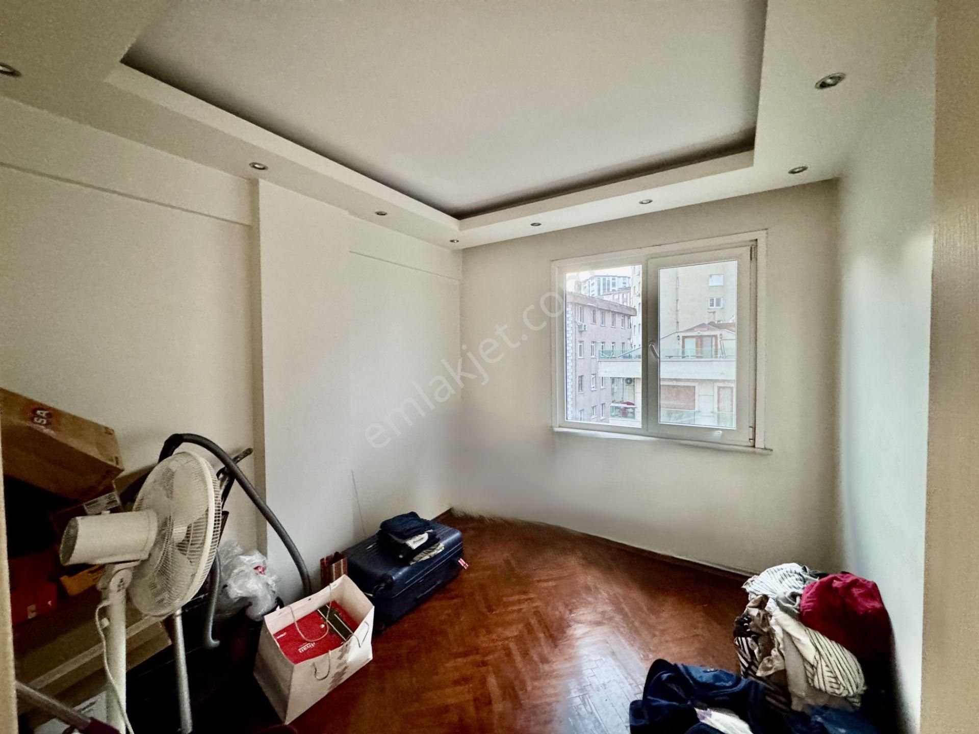 Merdivenköy’de Merkezi Konumda Satılık 3+1 Daire - Görsel 25