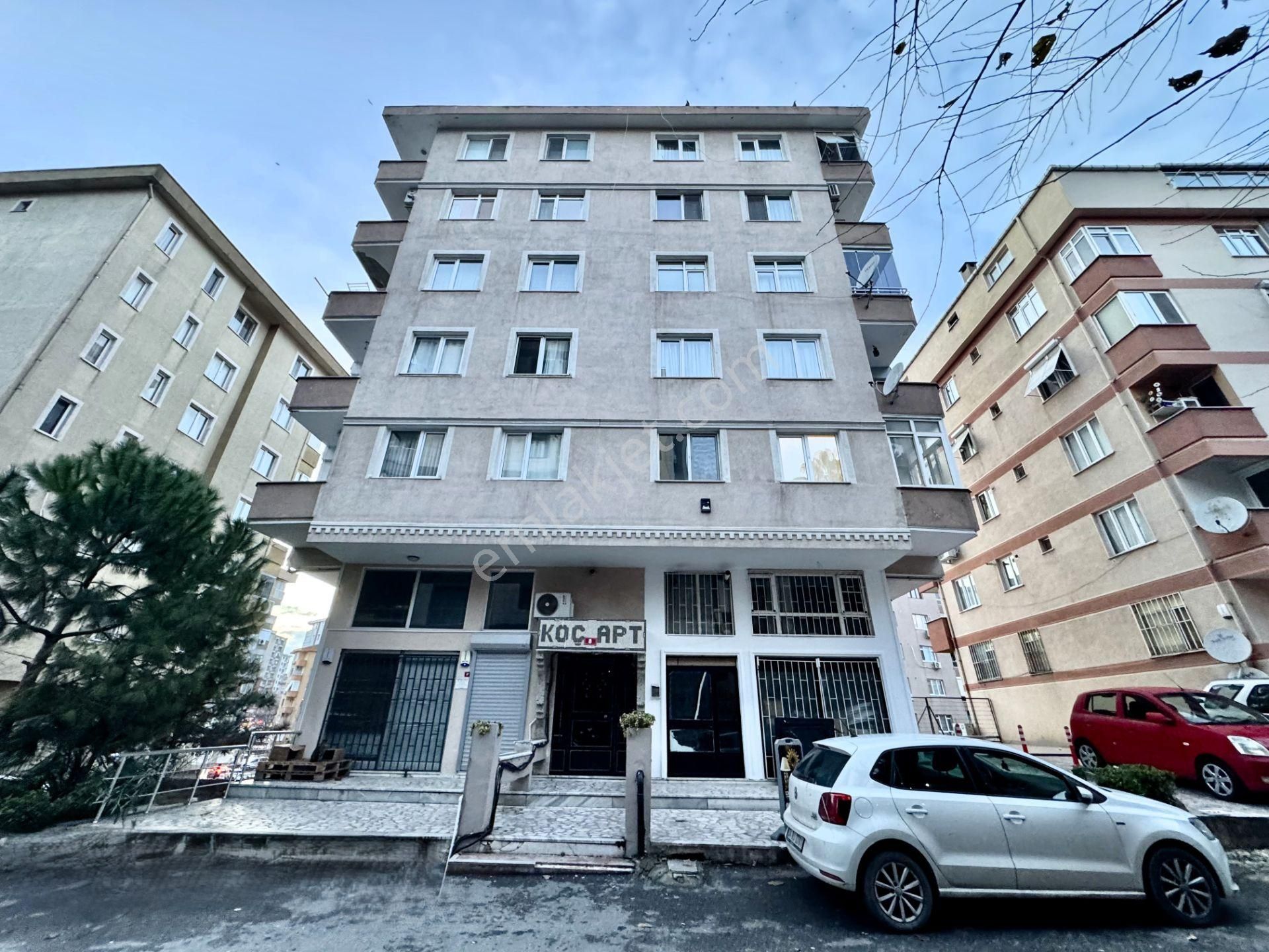 Merdivenköy’de Merkezi Konumda Satılık 3+1 Daire