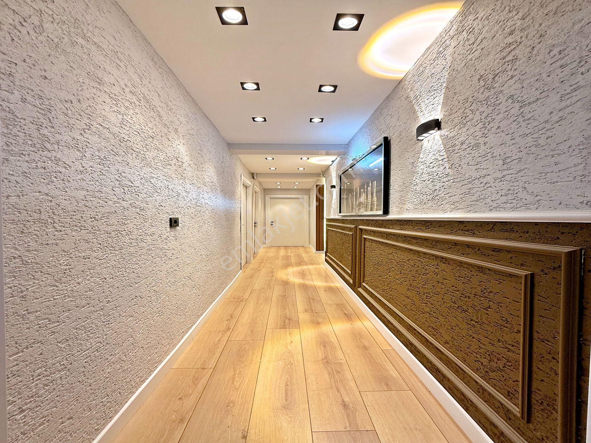 Merkezi Konumda Full Dekorlu Masrafsız Şık Tasarımlı Bahçe Kat