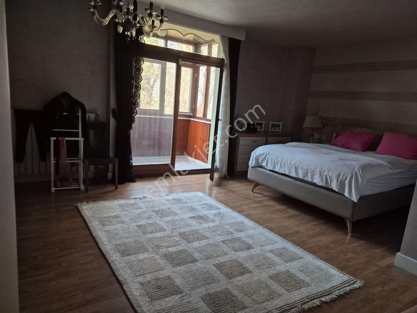 Bahçeşehir'in Göbeğinde En Güzel Konumda 5+2 Satılık Villa - Görsel 21