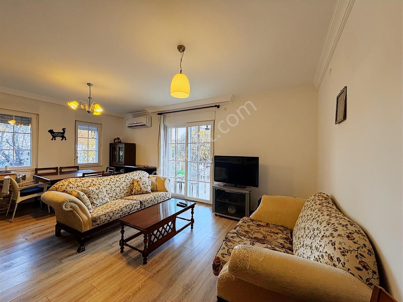 Datça Merkez'de Satılık Bahçeli Ara Kat 2+1 Balkonlu Geniş Daire - Görsel 4