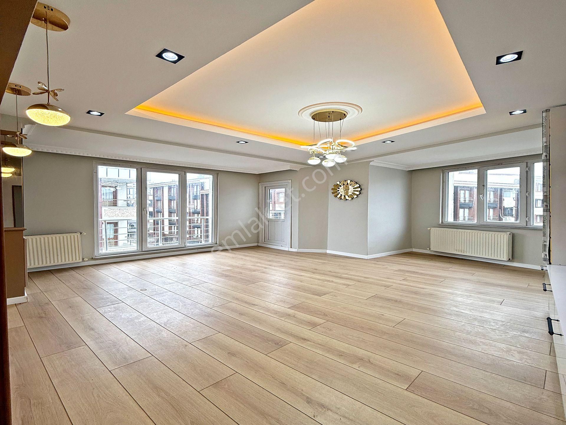 Sultaniye Mahallesinde Lüks Dekorlu Asansörlü Binada 2+1 Ara Kat - Görsel 4