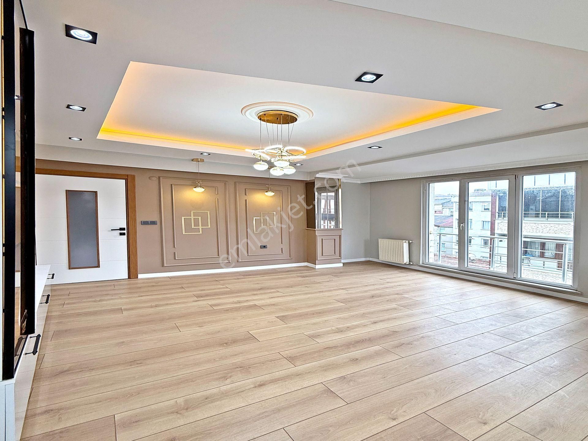 Sultaniye Mahallesinde Lüks Dekorlu Asansörlü Binada 2+1 Ara Kat - Görsel 7