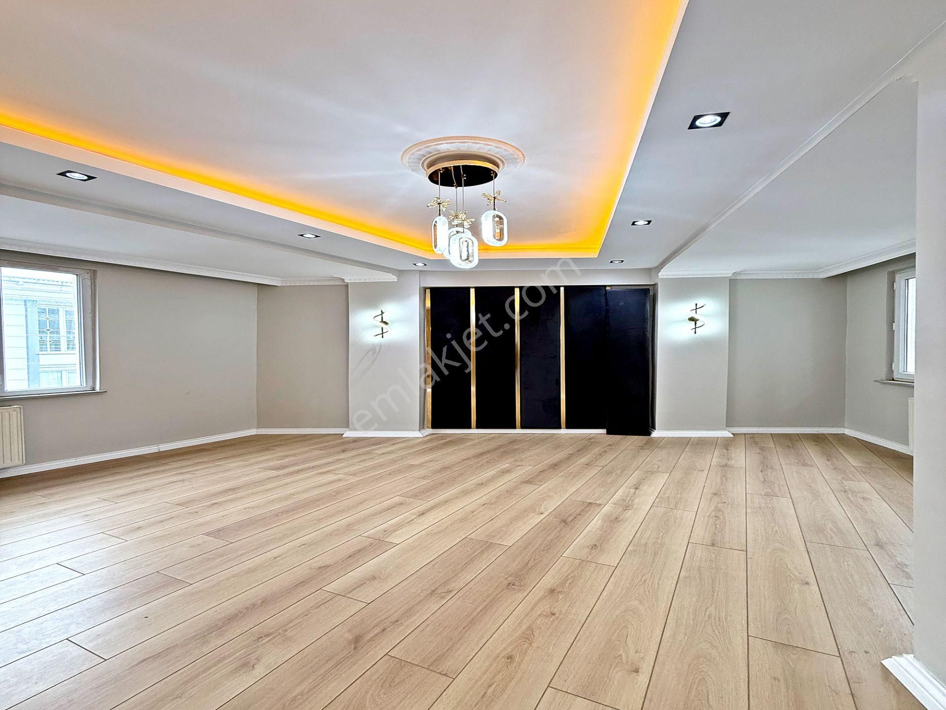 Sultaniye Mahallesinde Lüks Dekorlu Asansörlü Binada 2+1 Ara Kat - Görsel 11