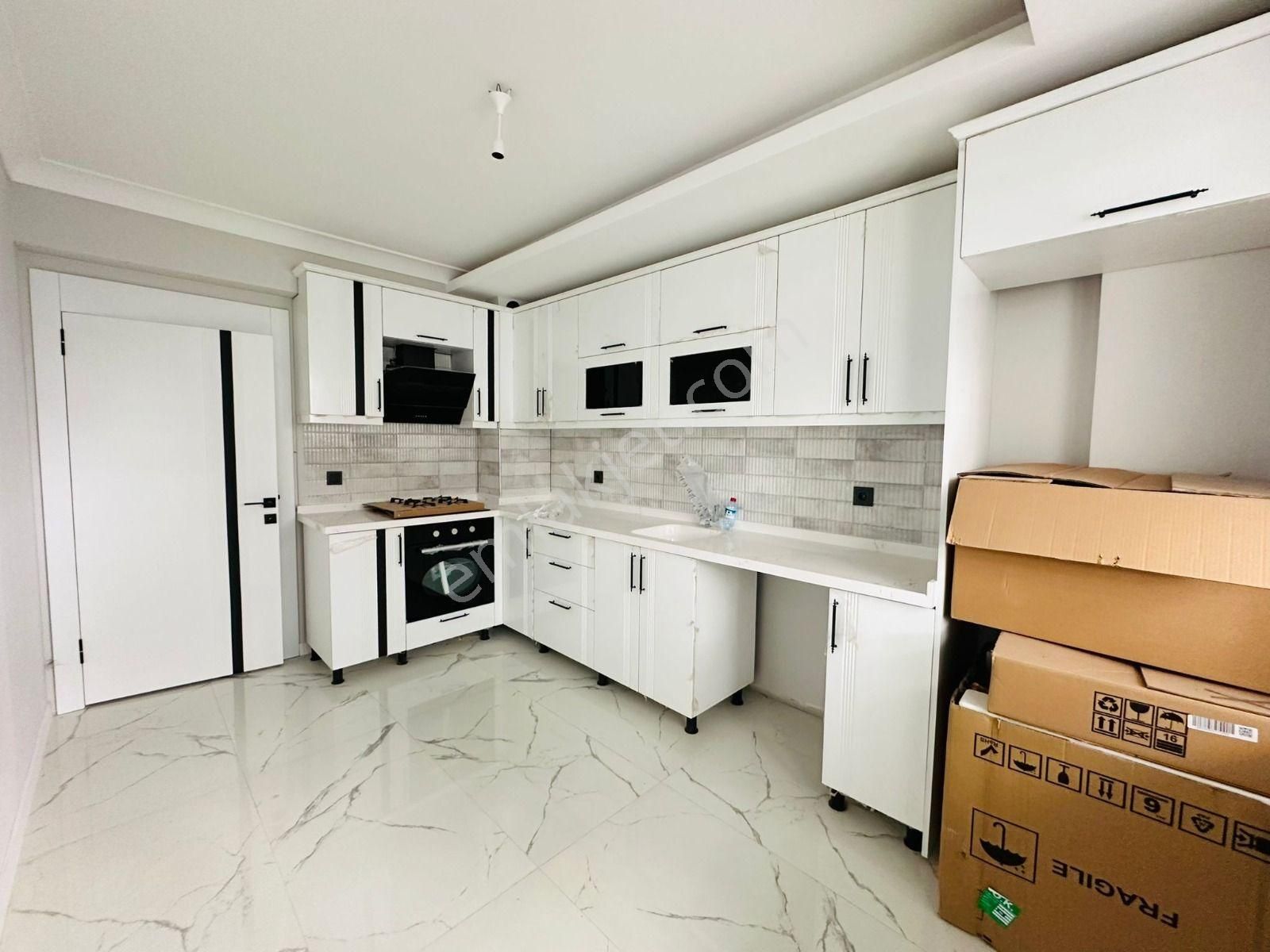 Karapürçek'te Uçaklı Park Yakını Yerden Isıtmalı Ultra Lüks Yapılı 3+1 Satılık Sıfır Daire !!