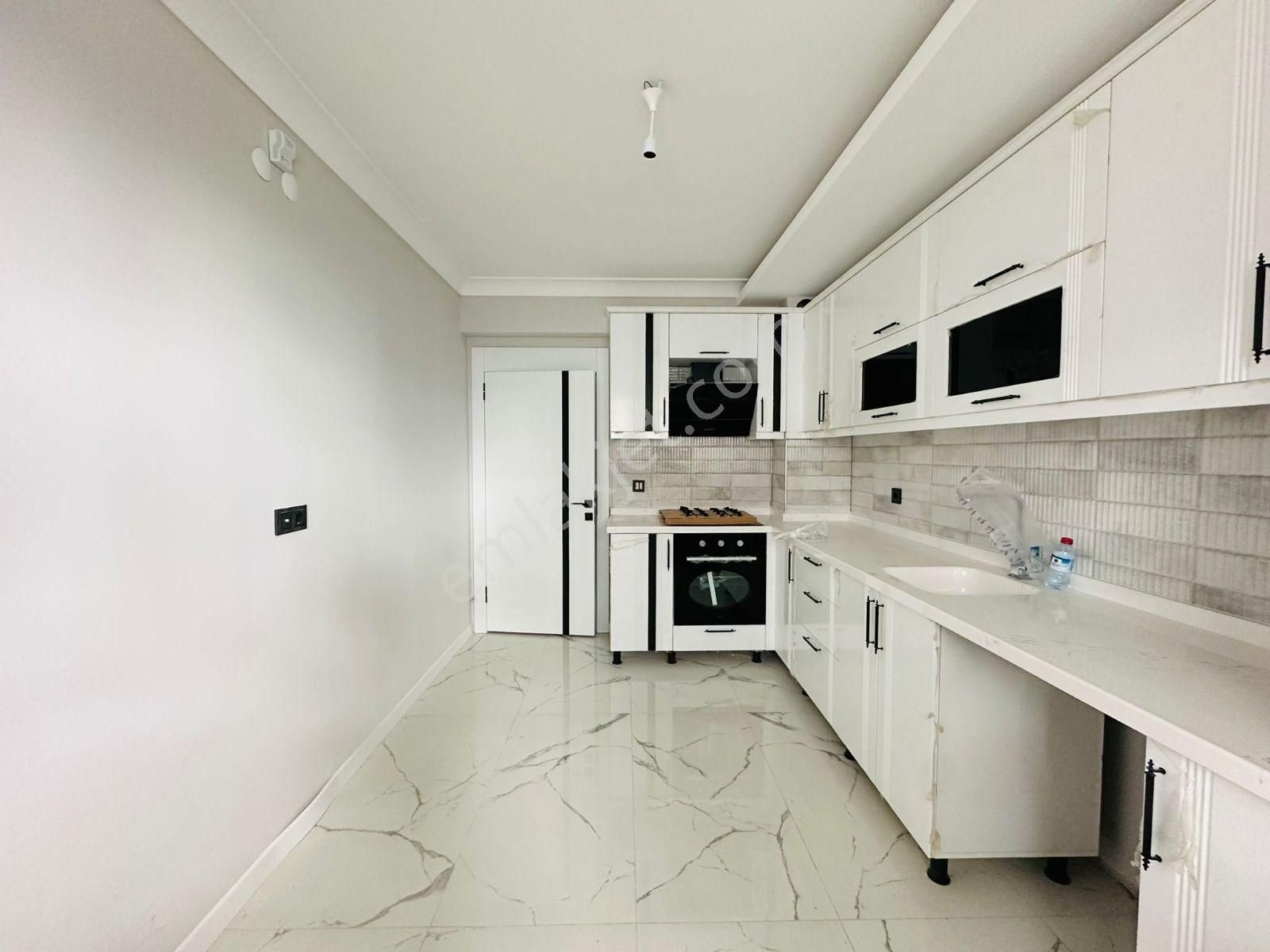 Karapürçek'te Uçaklı Park Yakını Yerden Isıtmalı Ultra Lüks Yapılı 3+1 Satılık Sıfır Daire !! - Görsel 3