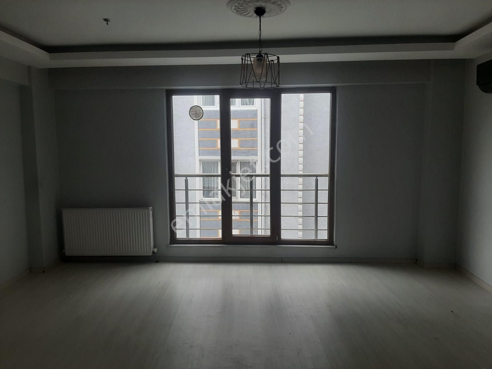 Fem Emlak'tan Emirsultan Zeyniler Cad.altında 90 M2 Kombili Ferah Daire - Görsel 12