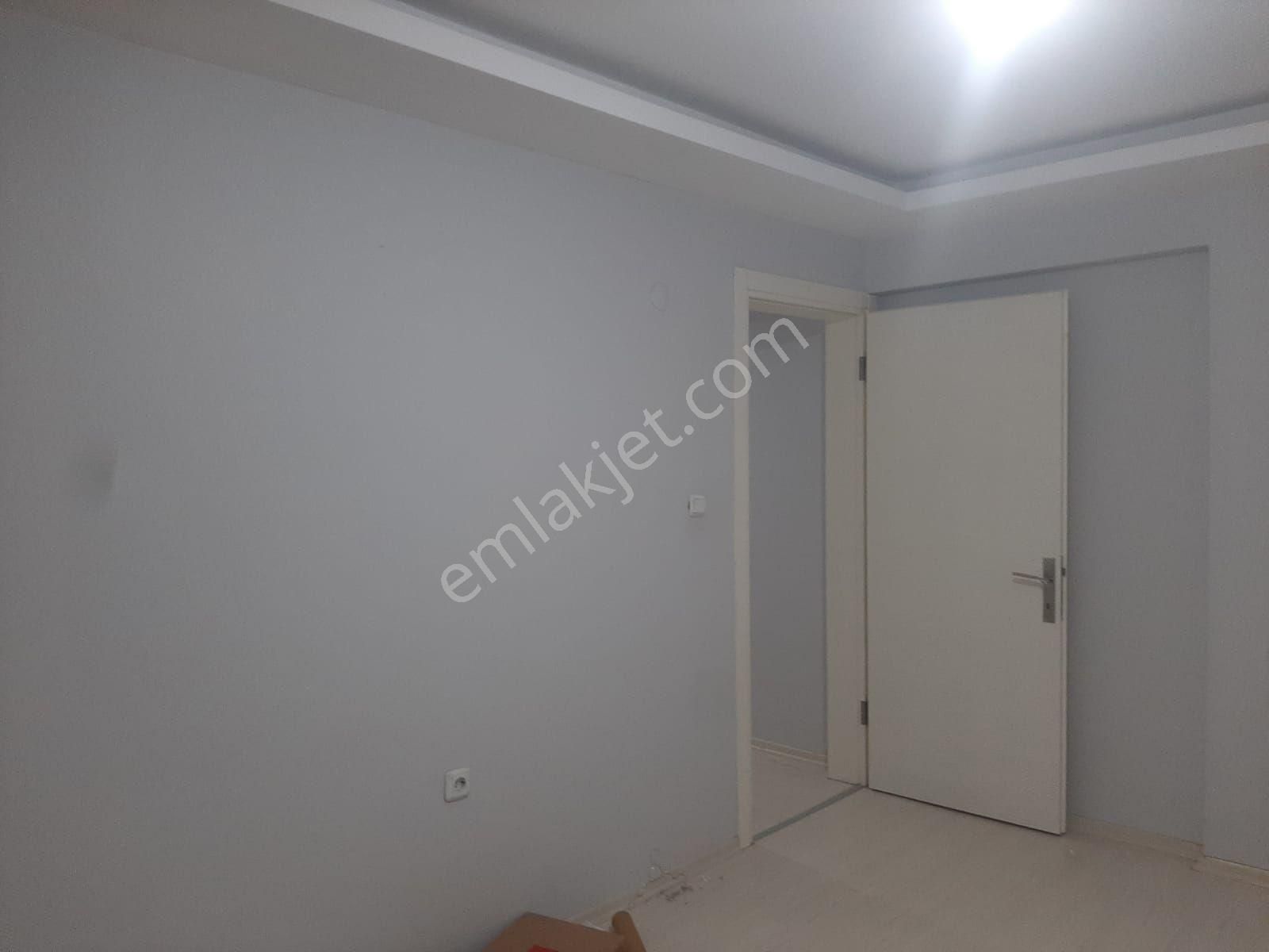Fem Emlak'tan Emirsultan Zeyniler Cad.altında 90 M2 Kombili Ferah Daire - Görsel 3
