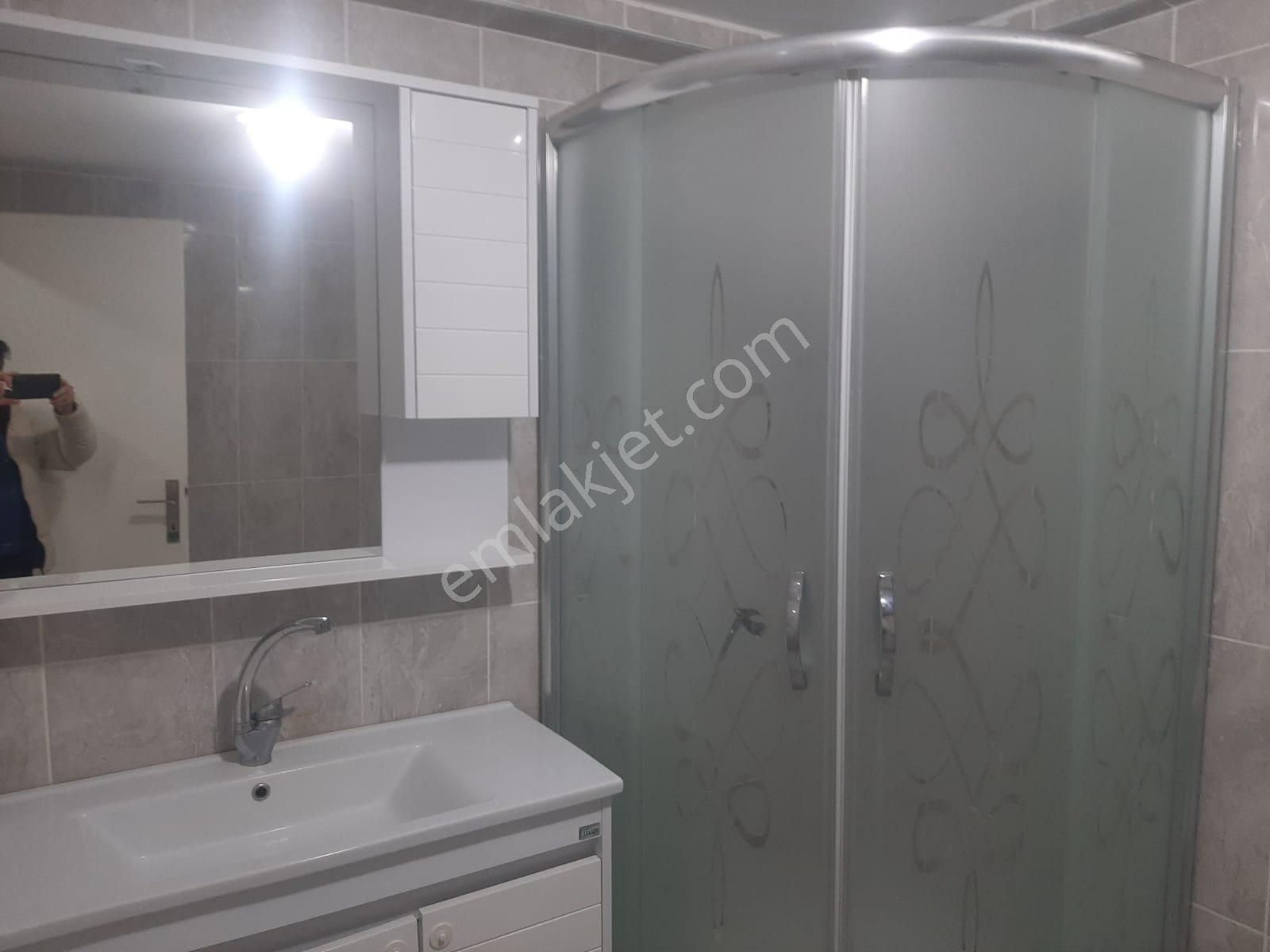 Fem Emlak'tan Emirsultan Zeyniler Cad.altında 90 M2 Kombili Ferah Daire - Görsel 2