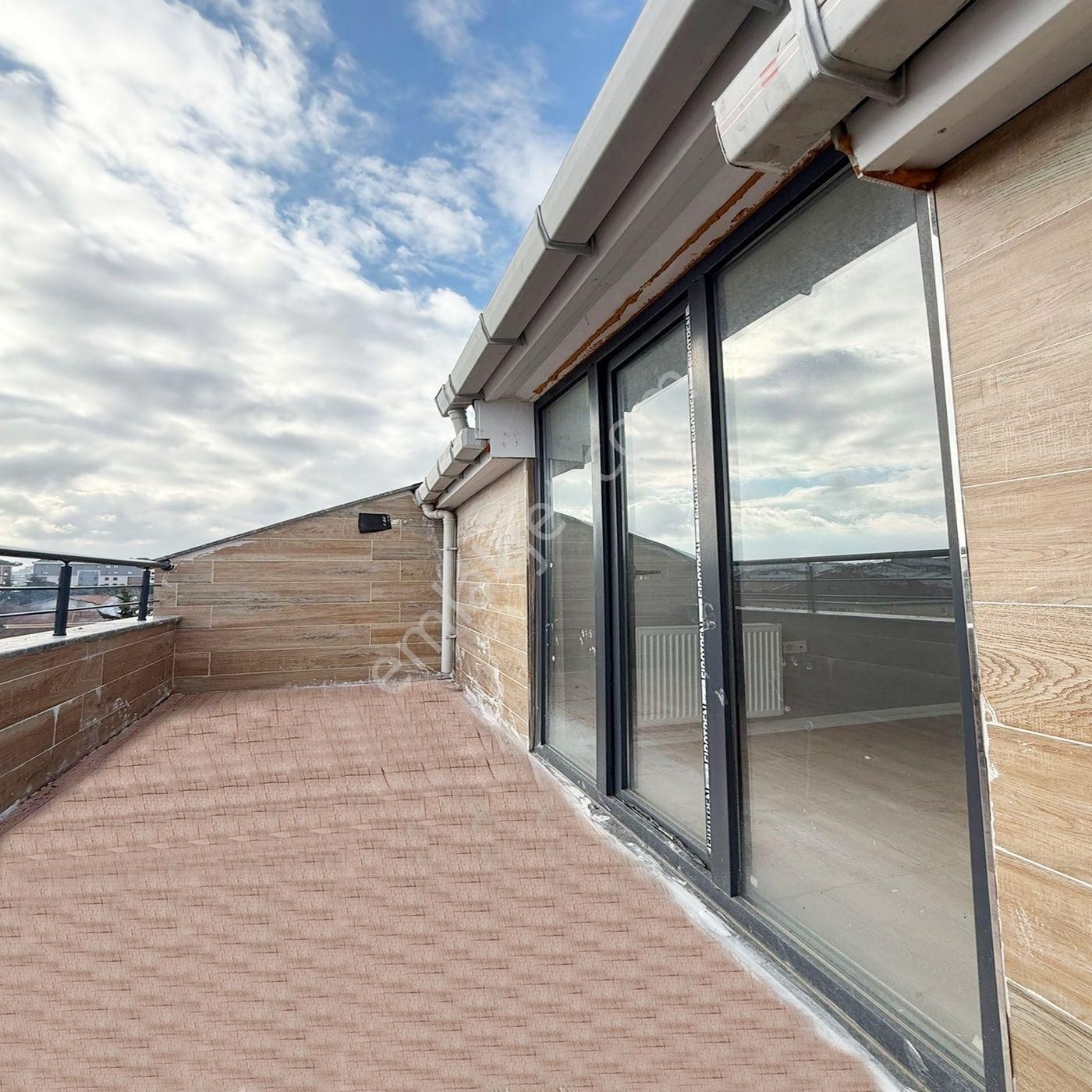 Pusula Yapı'dan Çift Banyolu , Çift Mutfaklı 4+1 Üst Dubleks!!!