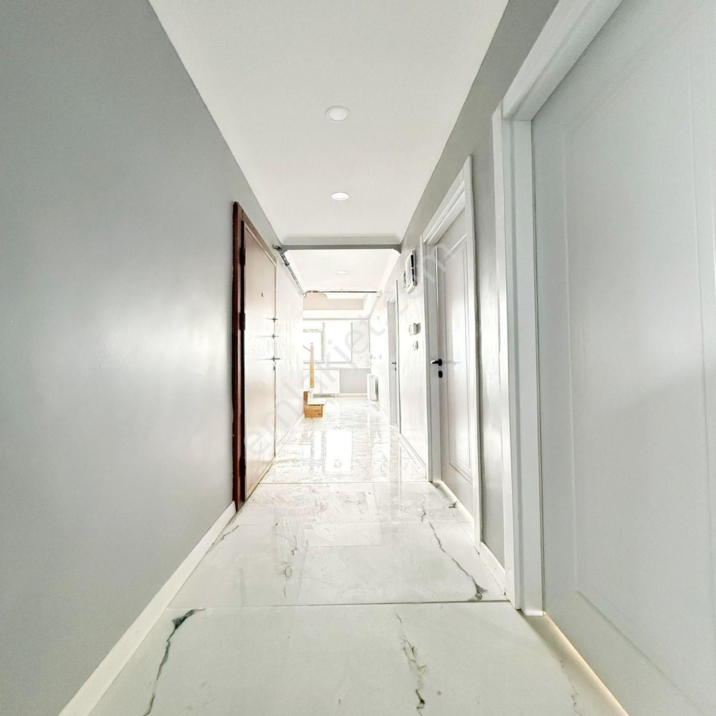 Pusula Yapı'dan Çift Banyolu , Çift Mutfaklı 4+1 Üst Dubleks!!! - Görsel 9