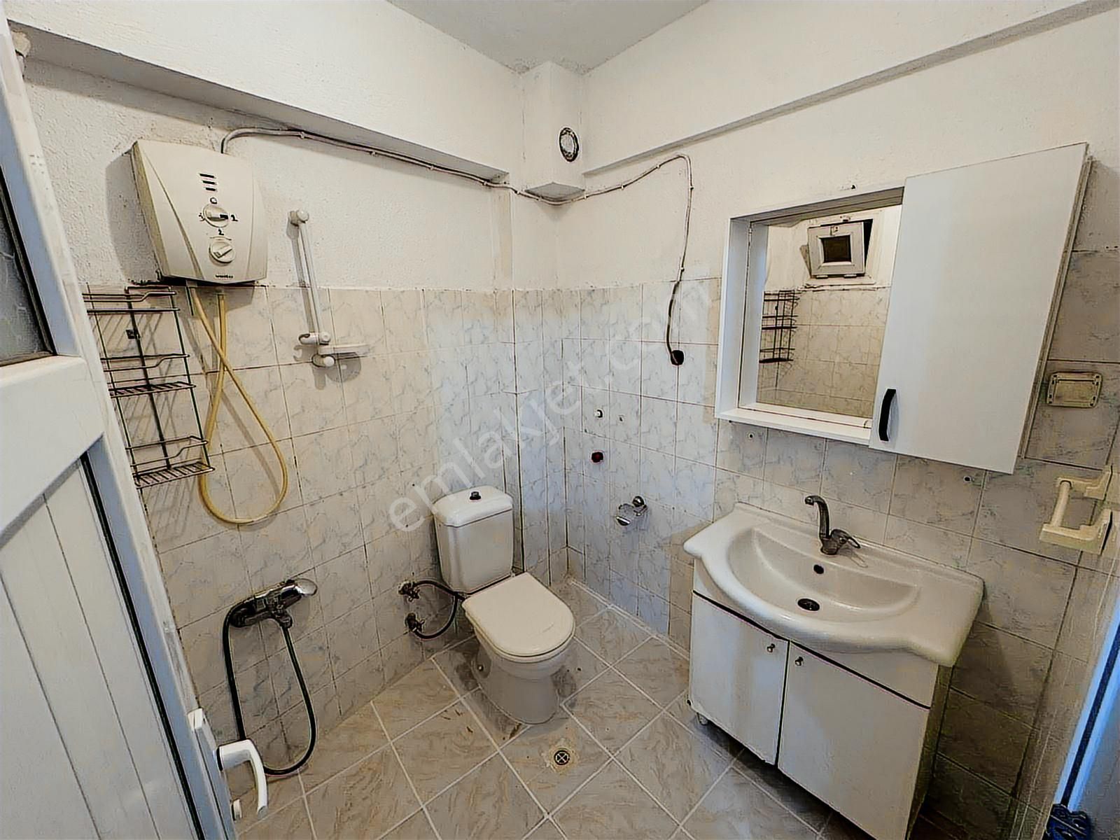 Bornova Mevlana Mahallesinde Kiralık 2+1 Bahçeli Daire - Görsel 7