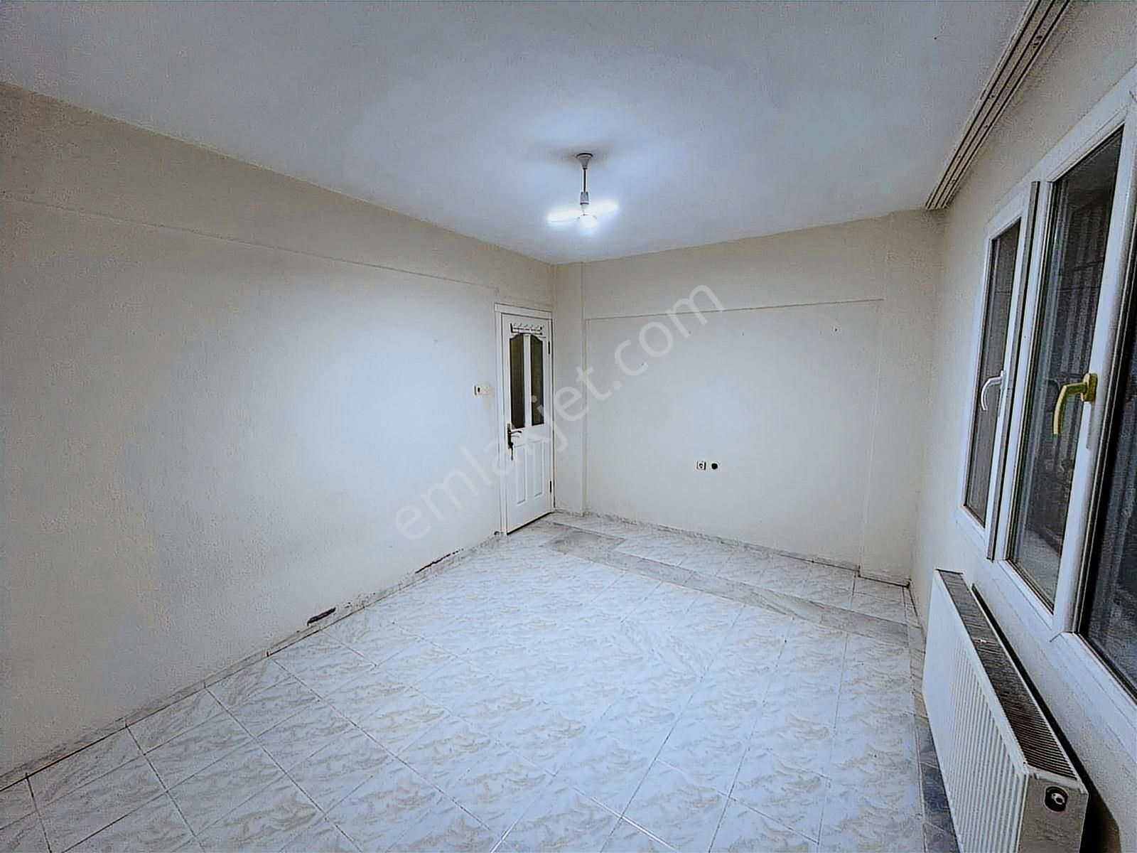 Bornova Mevlana Mahallesinde Kiralık 2+1 Bahçeli Daire - Görsel 2
