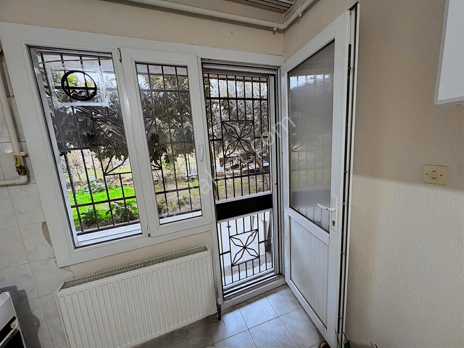Bornova Mevlana Mahallesinde Kiralık 2+1 Bahçeli Daire - Görsel 14