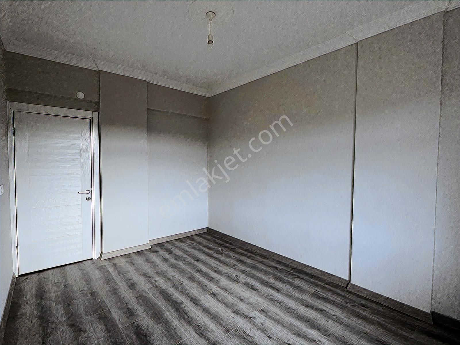 Çiftlik Mahallesi Edebali Caddesi Üzerinde Yenilenmiş Kiralık Ev - Görsel 5