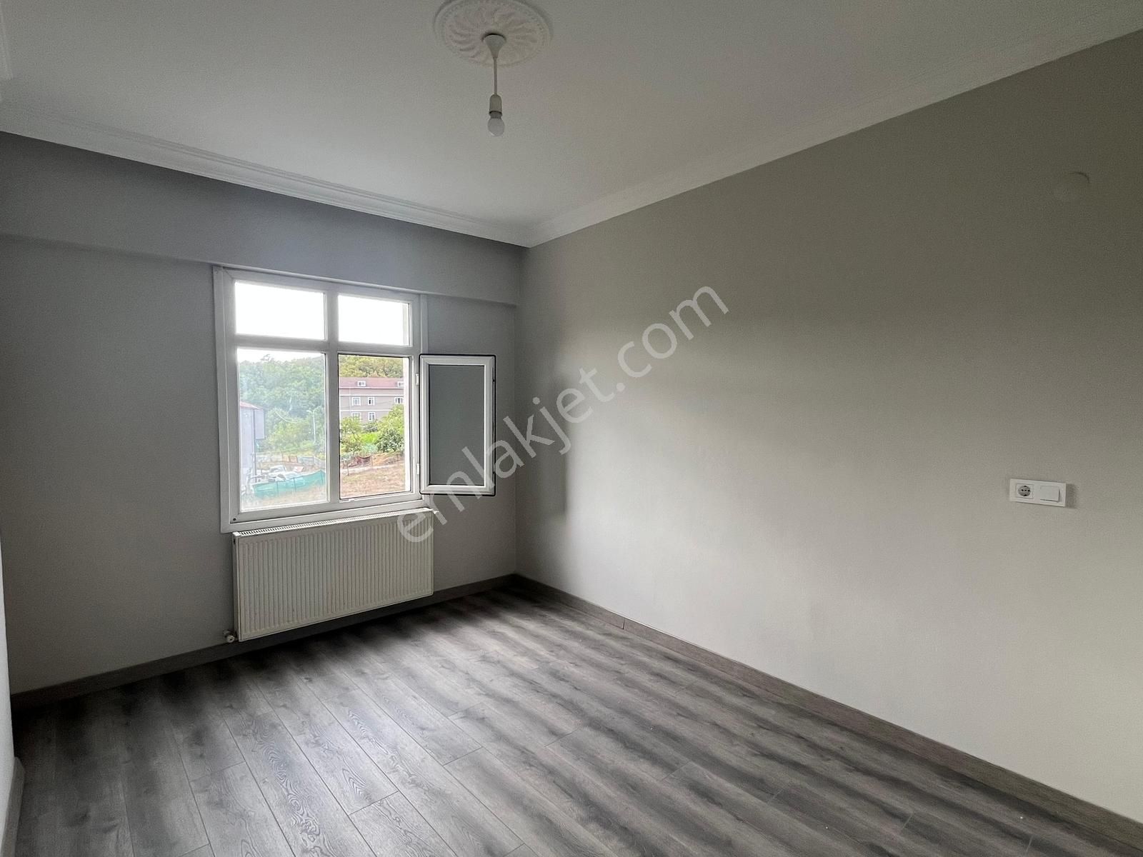 Çiftlik Mahallesi Edebali Caddesi Üzerinde Yenilenmiş Kiralık Ev - Görsel 29