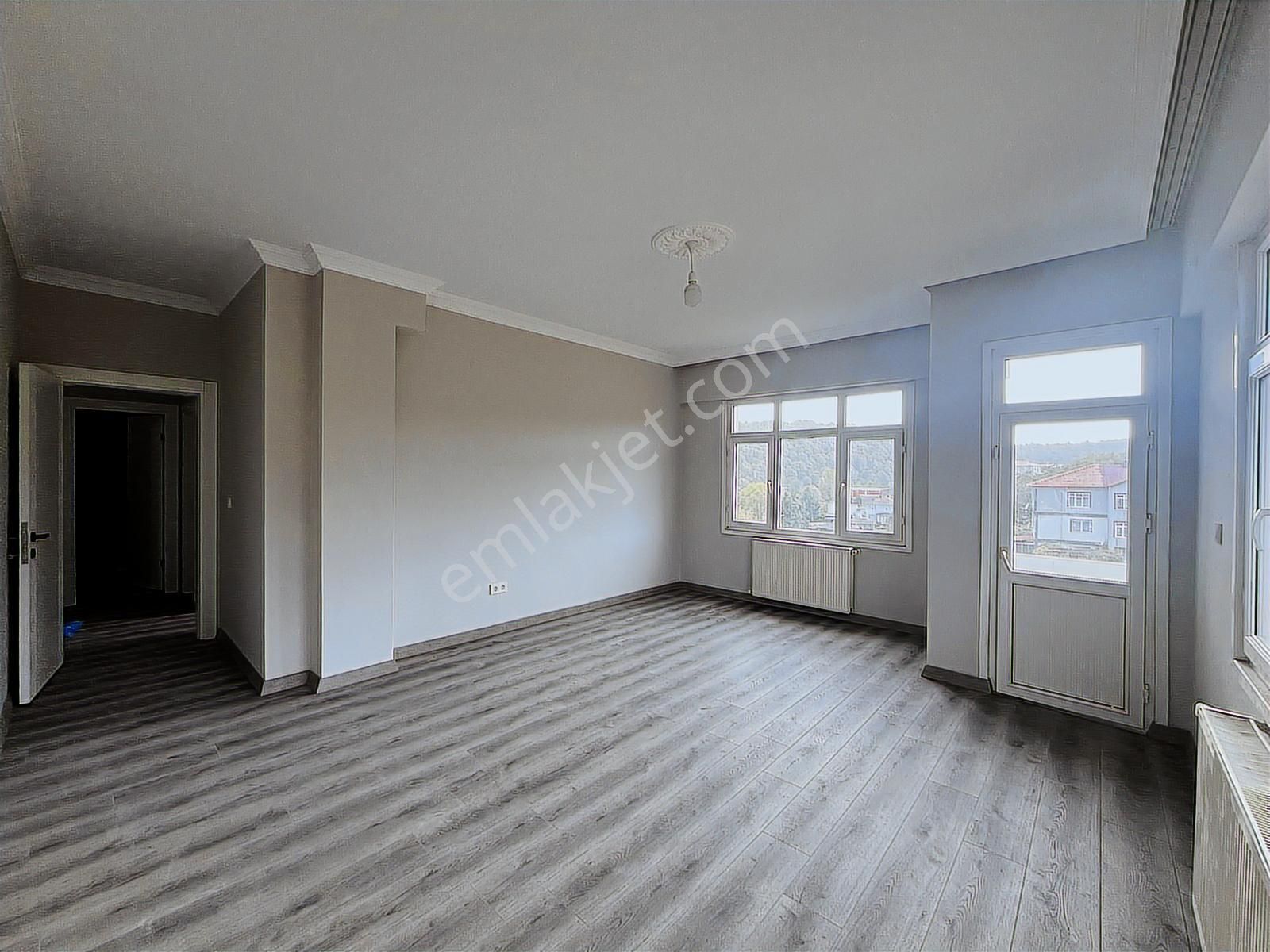 Çiftlik Mahallesi Edebali Caddesi Üzerinde Yenilenmiş Kiralık Ev - Görsel 19