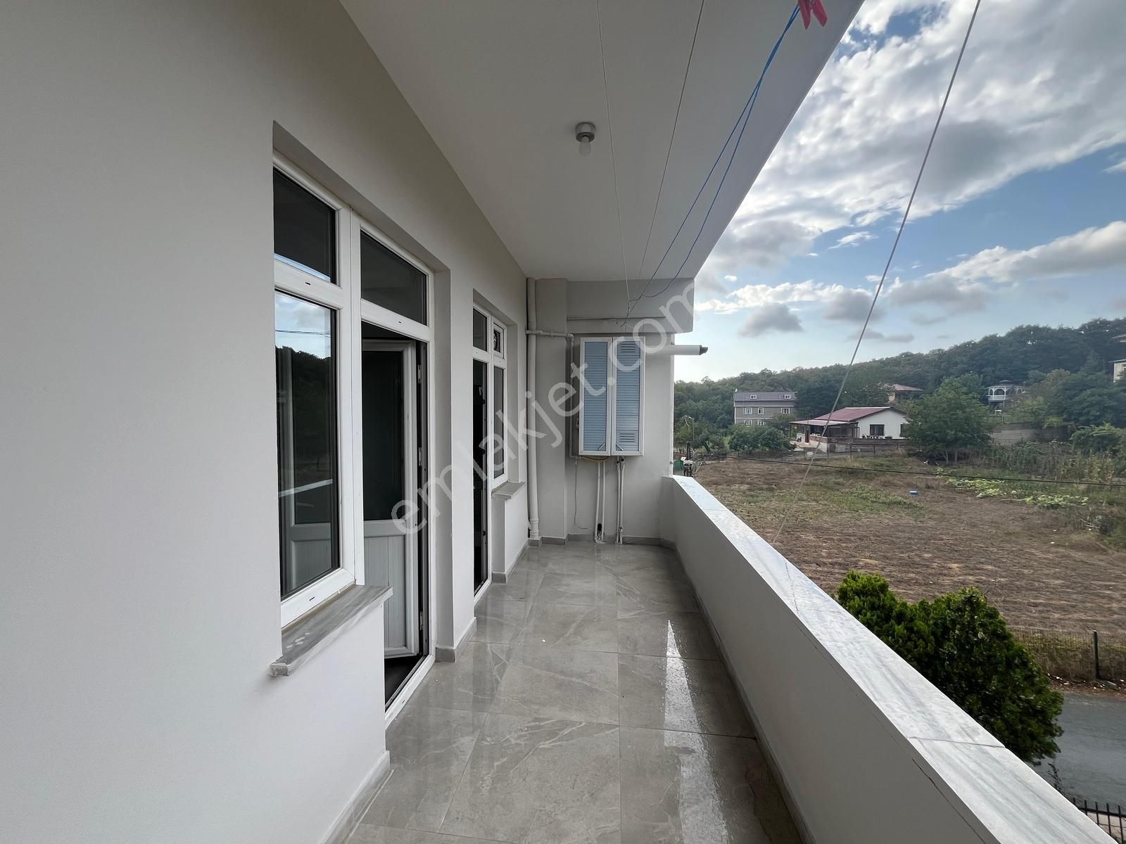 Çiftlik Mahallesi Edebali Caddesi Üzerinde Yenilenmiş Kiralık Ev - Görsel 17