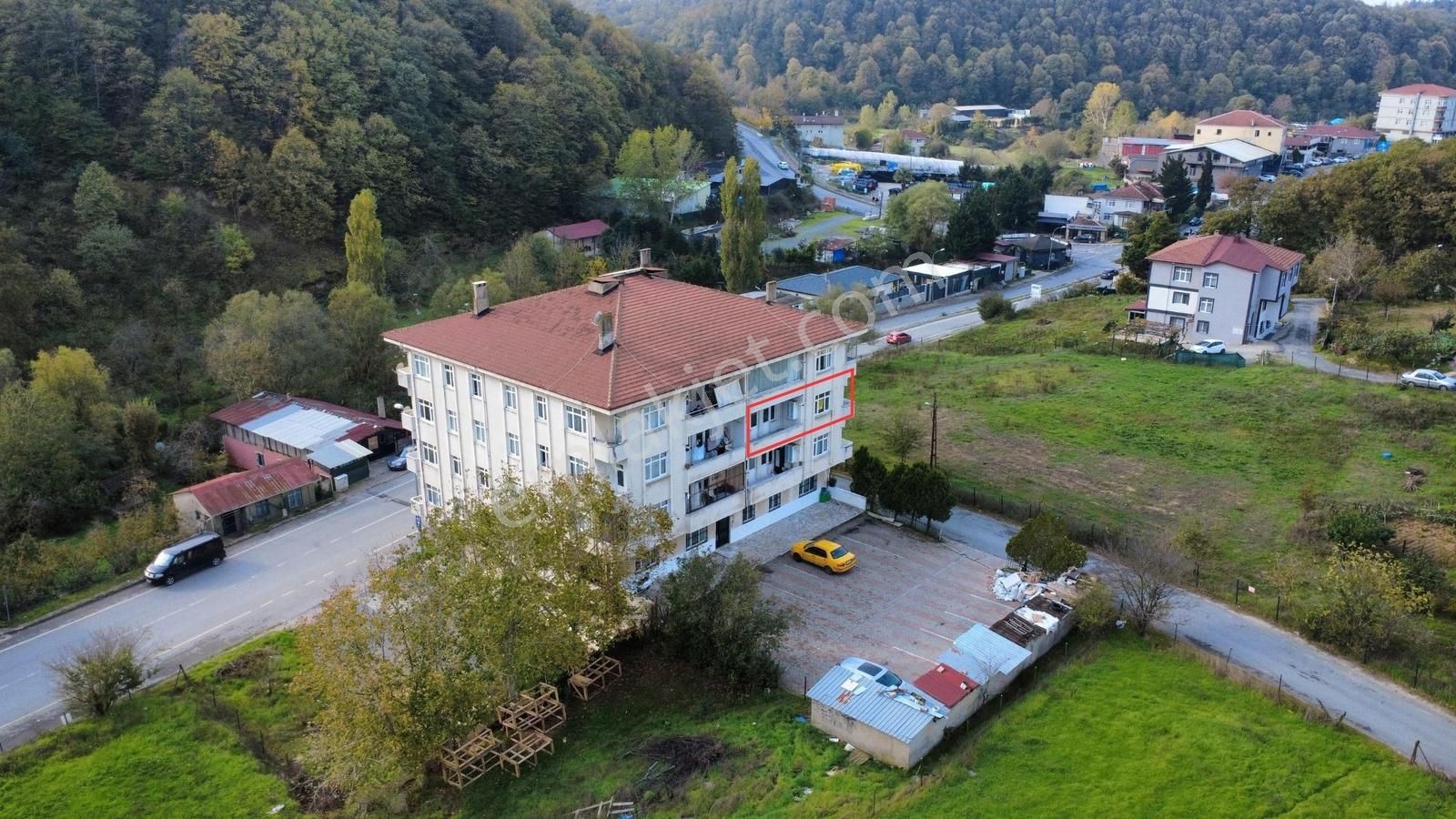 Çiftlik Mahallesi Edebali Caddesi Üzerinde Yenilenmiş Kiralık Ev - Görsel 13