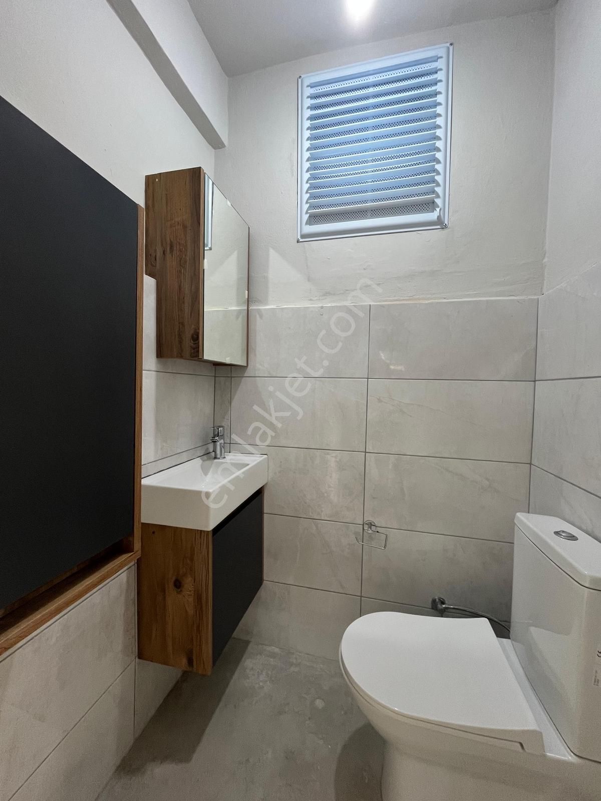 Çiftlik Mahallesi Edebali Caddesi Üzerinde Yenilenmiş Kiralık Ev - Görsel 12