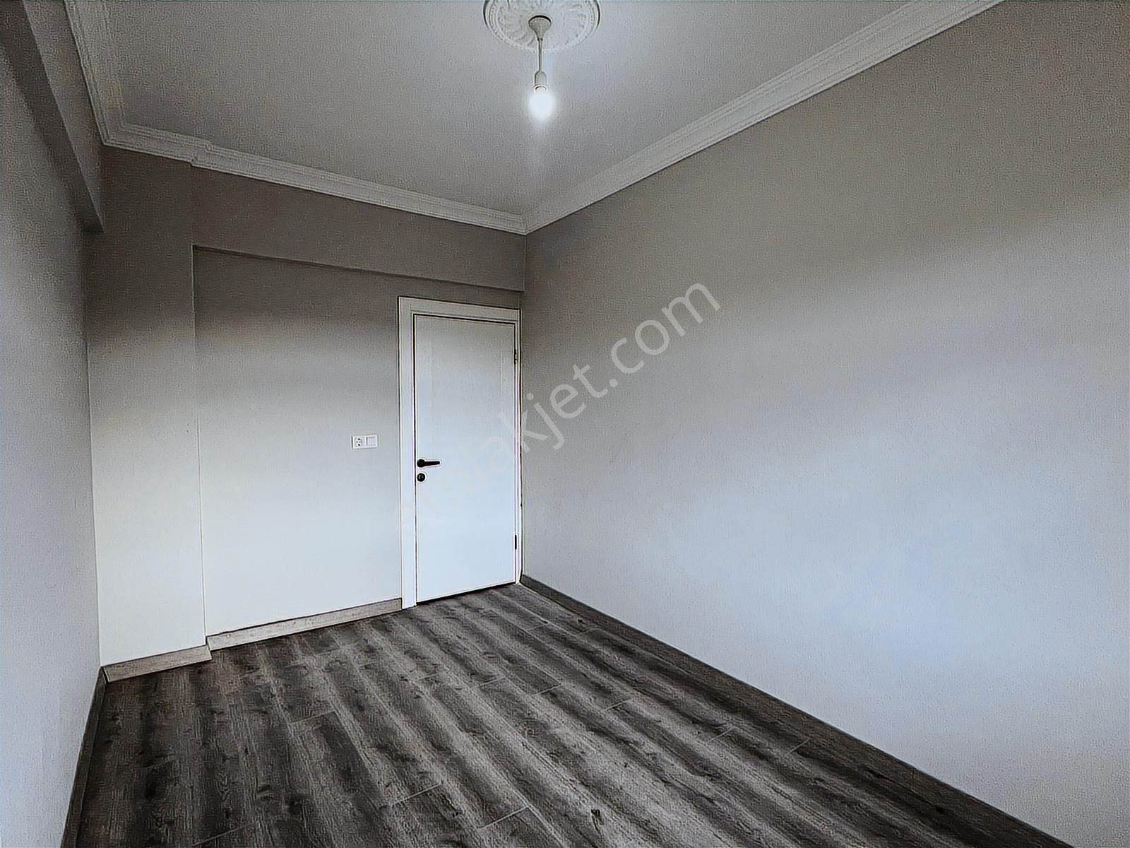 Çiftlik Mahallesi Edebali Caddesi Üzerinde Yenilenmiş Kiralık Ev - Görsel 22