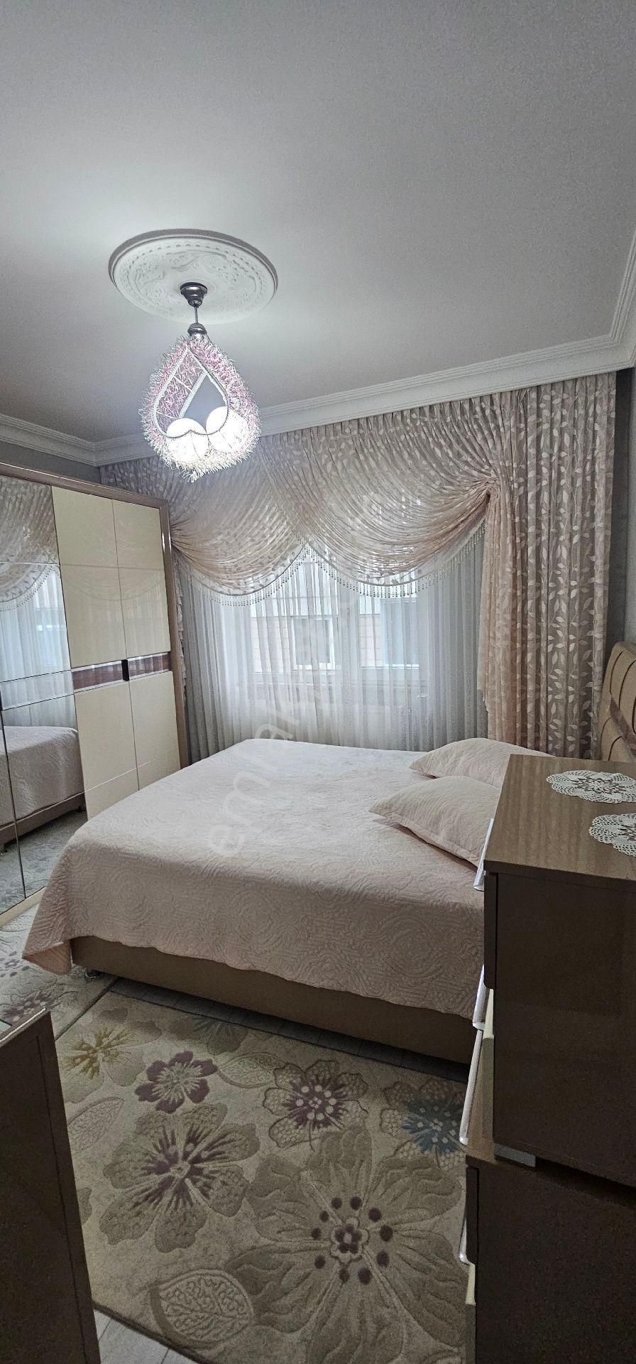 Bağcılar Hürriyet Mahallesinde 2+1 Köşe Başı Ferah Daire - Görsel 7