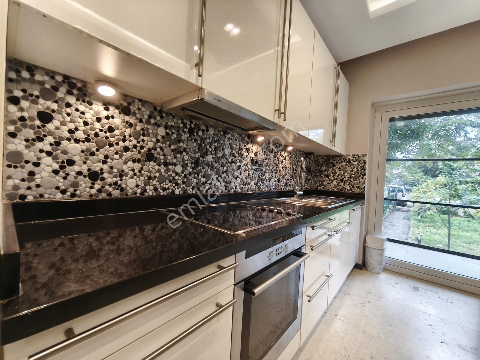 Basınköy Sitesi Mükemmel Lokasyonda 3+1 175m² Deniz Manzaralı - Görsel 32