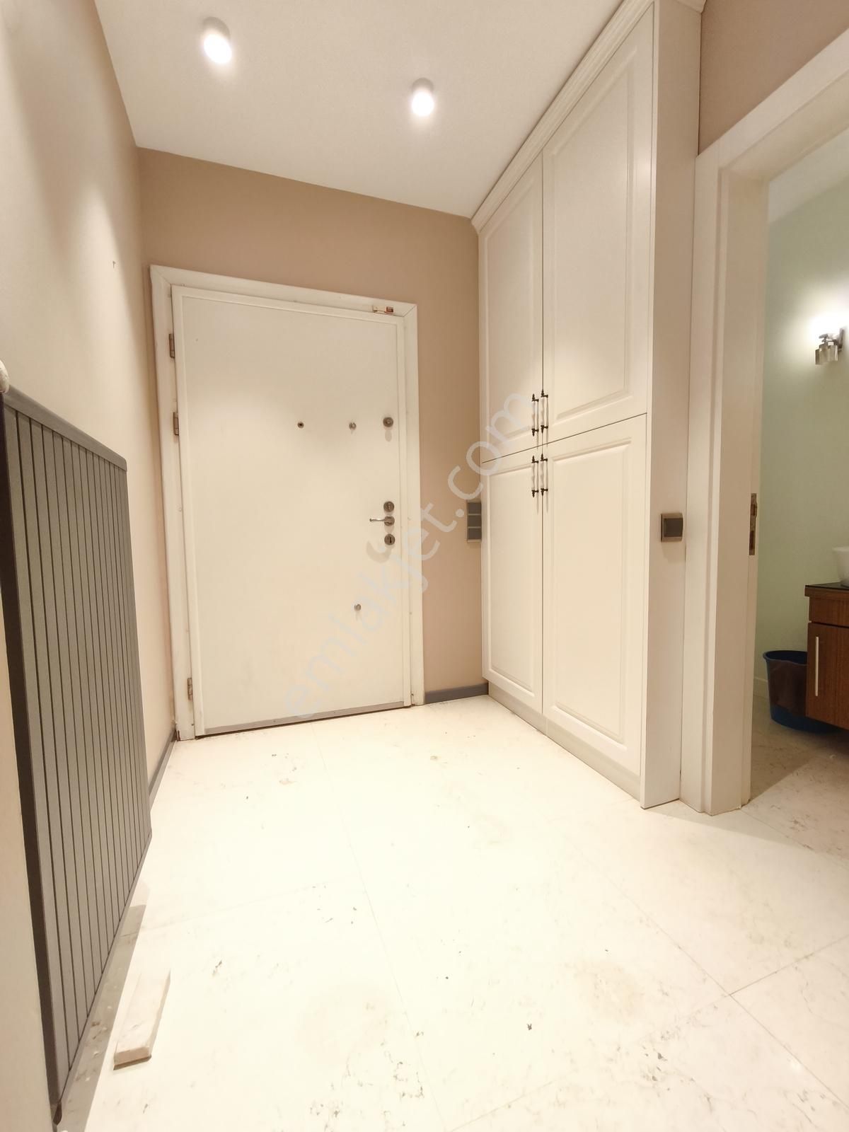 Basınköy Sitesi Mükemmel Lokasyonda 3+1 175m² Deniz Manzaralı - Görsel 28