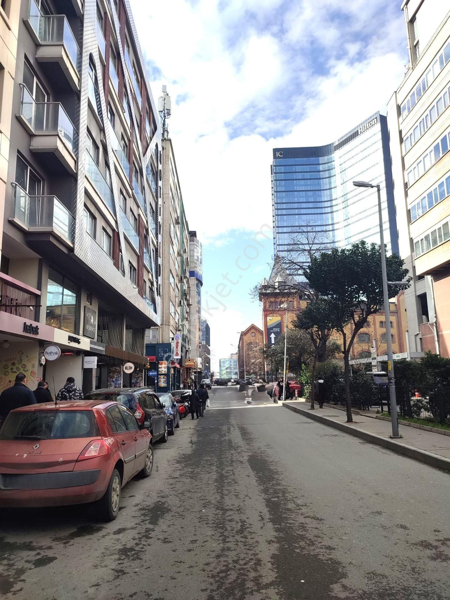 Suna Tabakçı'dan Bomonti Silahşör Caddesi Vitrinli Kiralık İş Yeri - Görsel 35