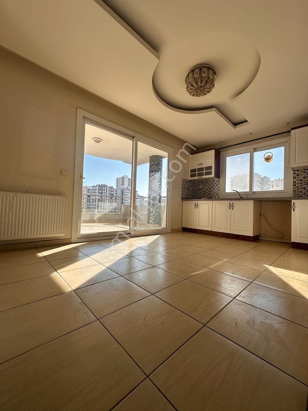 Pınar Mahallesi’nde Ultra Geniş Otrumlu, Havuzlu, Lüks 3+1 Kiralık Daire