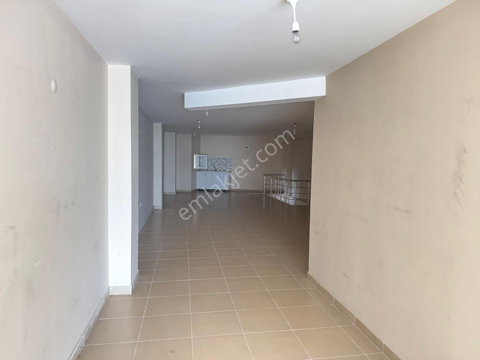 Emek Emlak'tan Hacı Osman Mah.de Ana Cadde Üzeri Kiralık Dükkan - Görsel 9