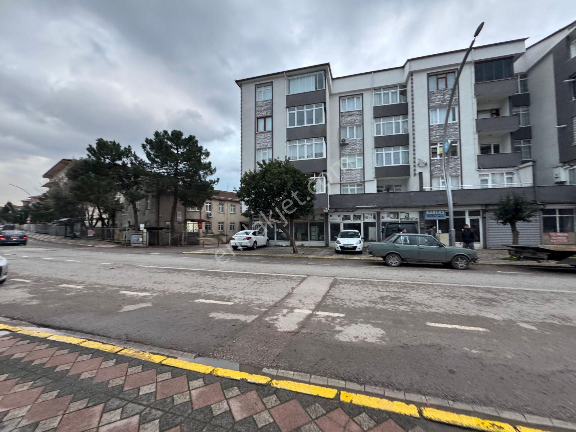 Emek Emlak'tan Hacı Osman Mah.de Ana Cadde Üzeri Kiralık Dükkan - Görsel 14