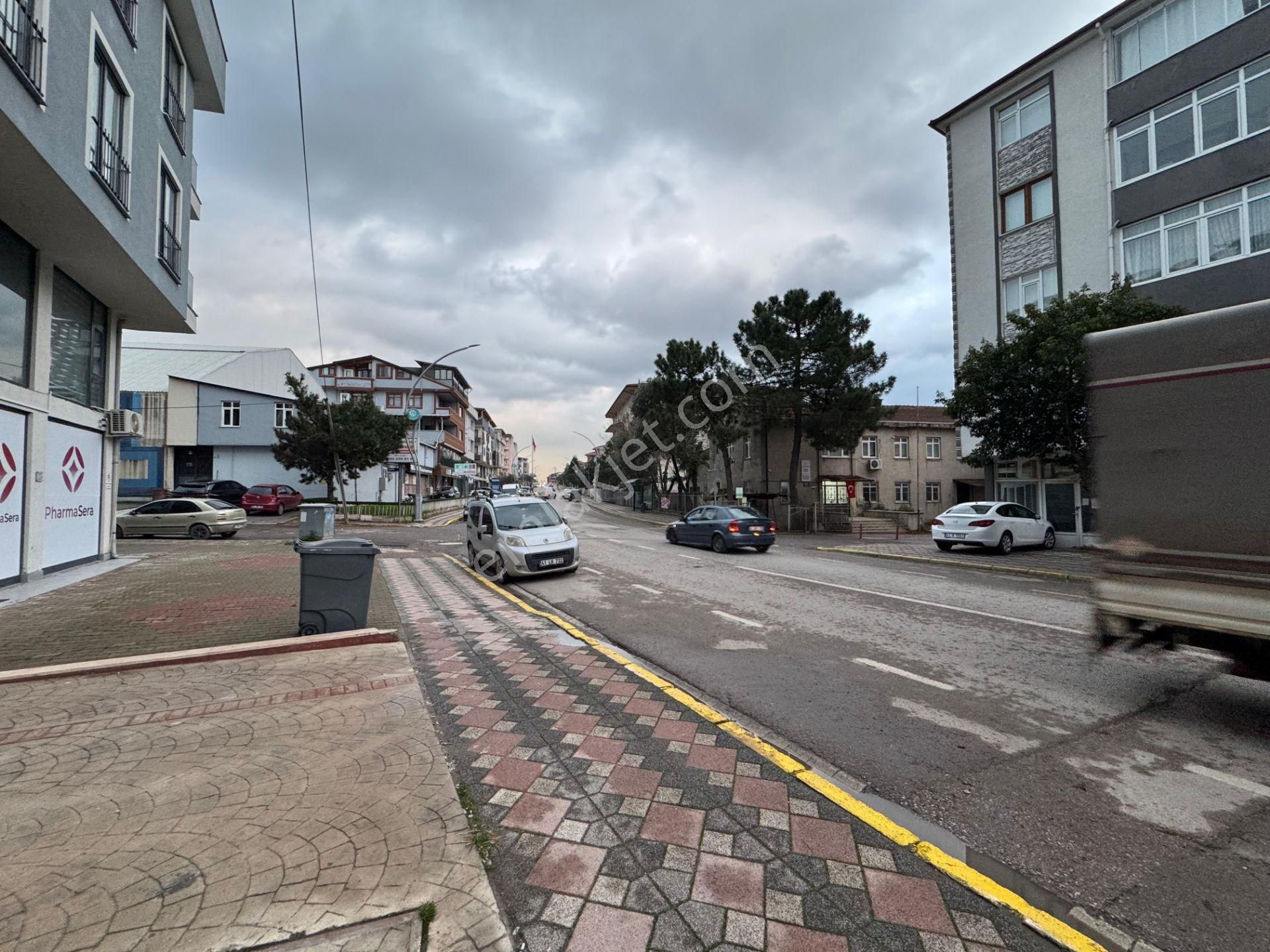 Emek Emlak'tan Hacı Osman Mah.de Ana Cadde Üzeri Kiralık Dükkan - Görsel 13
