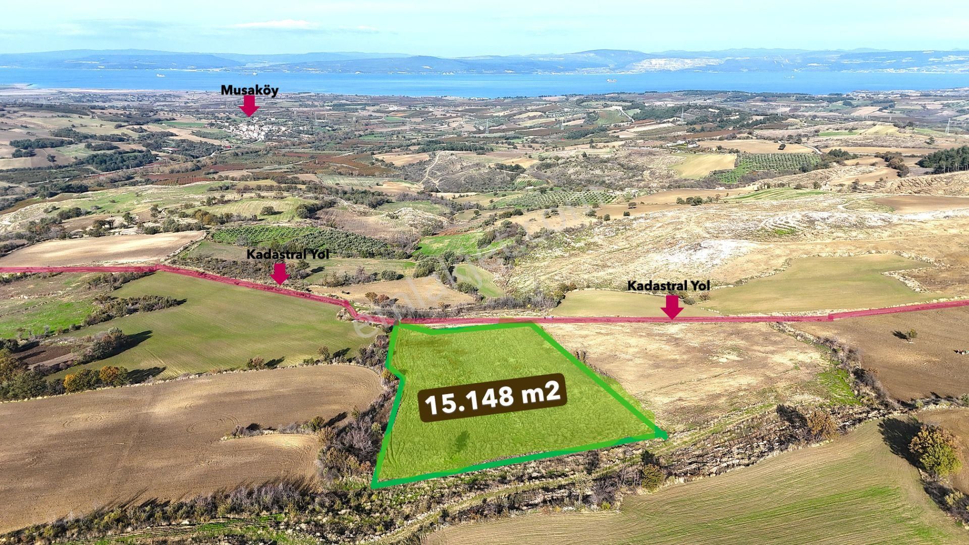 Çanakkale Merkez Kızılkeçilide Boğaz Ve Deniz Manzaralı Tarla