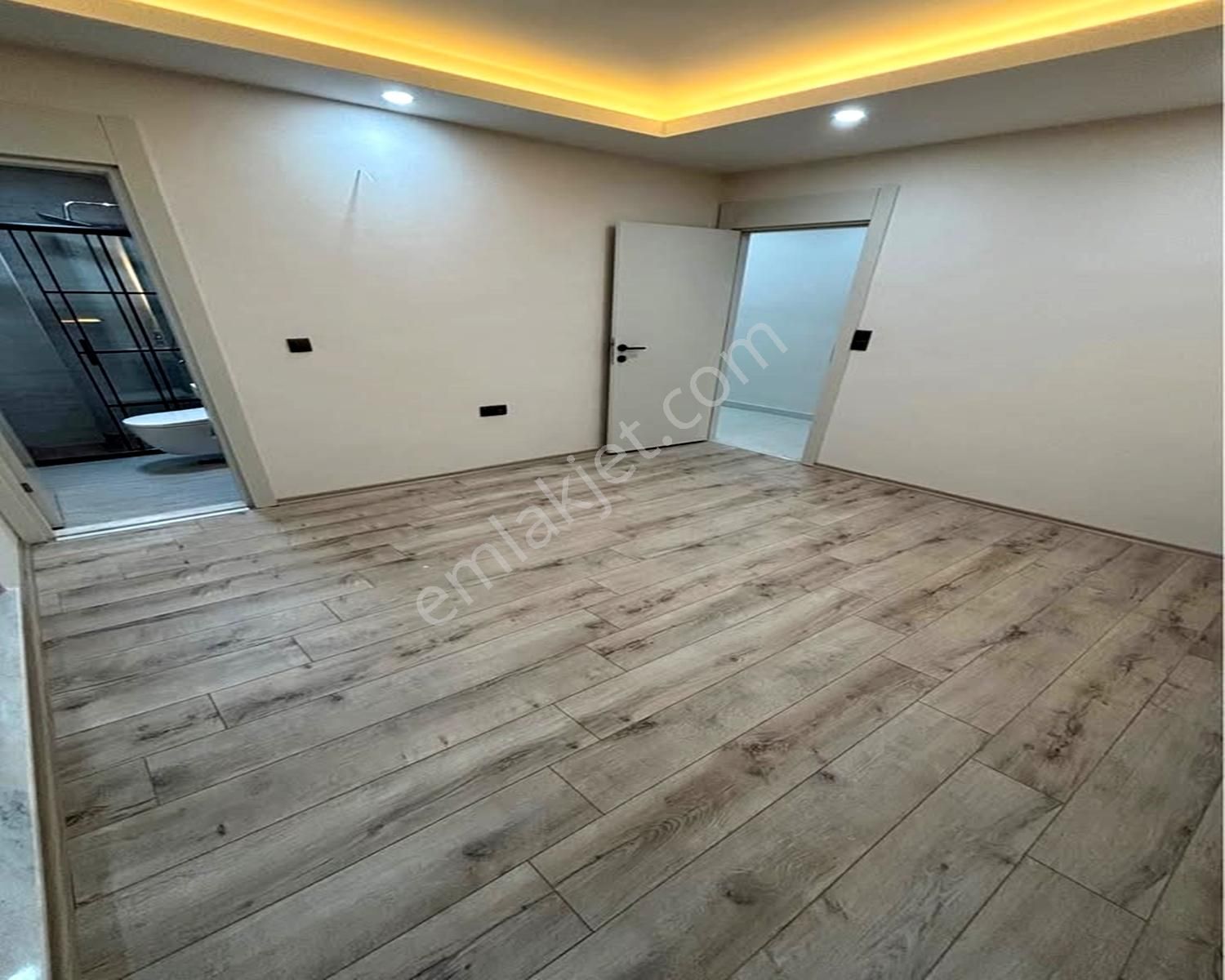 Batı Yapıdan Ebevyn Banyolu Lüks Donanımlı 1 .kat 2+1 - Görsel 24