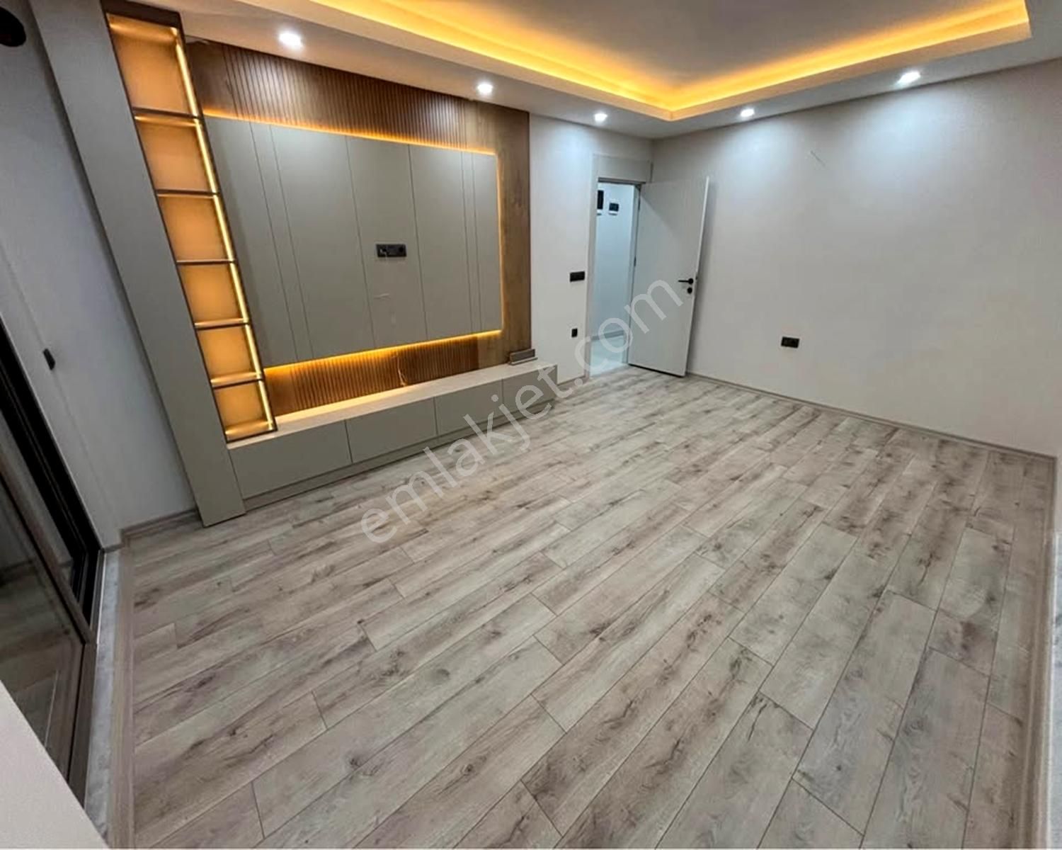 Batı Yapıdan Ebevyn Banyolu Lüks Donanımlı 1 .kat 2+1 - Görsel 13