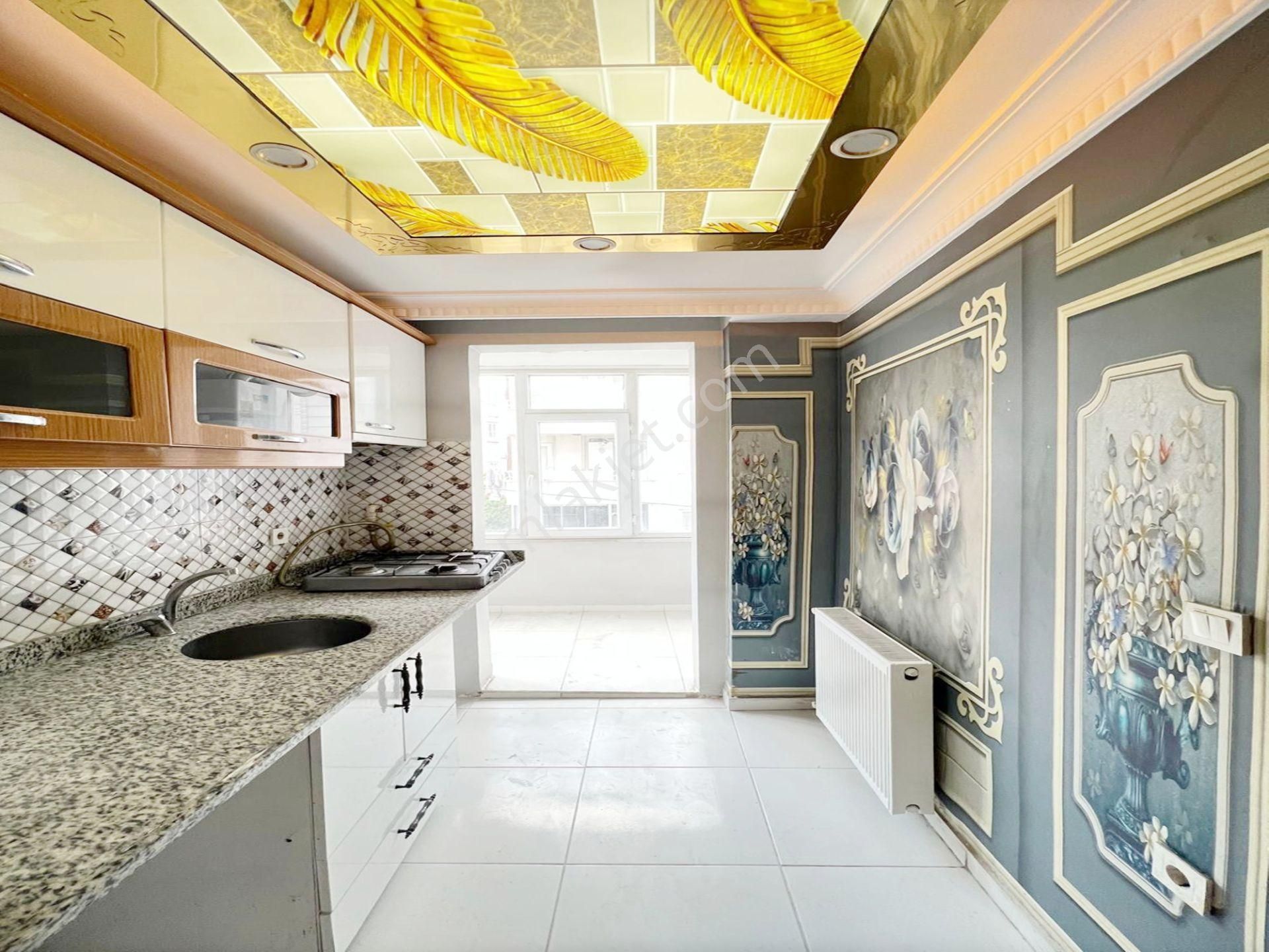 Üçevler Mah Ana Caddeye Yürüme Mesafesinde Ara Kat 1+1 Full Dekorlu Daire