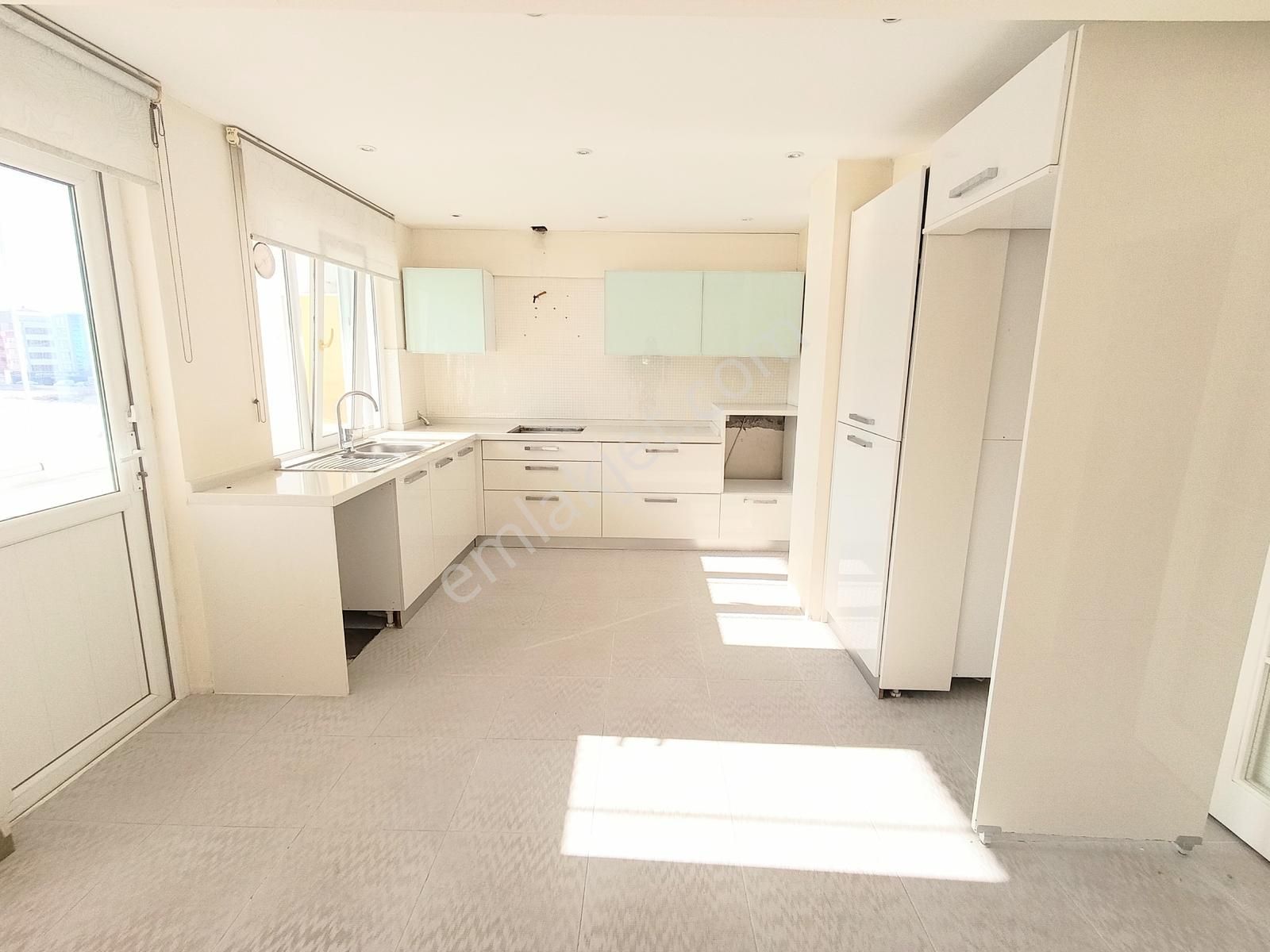 Şekerlerden Üçevlerde Açık Mutfak Ara Kat 2+1 Kiralık Daire