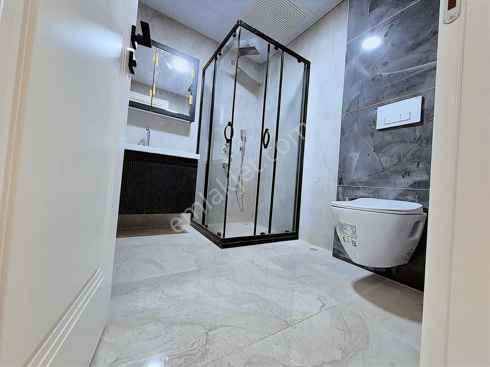 Derebahçe'de Yerden Isıtmalı Büyük Balkonlu 2+1 Geniş Lüks Daire - Görsel 12