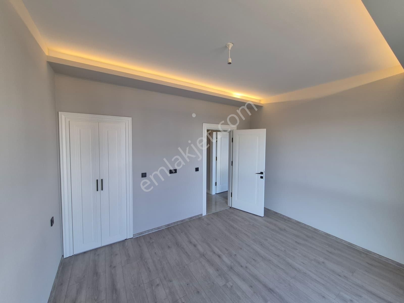 Derebahçe'de Yerden Isıtmalı Büyük Balkonlu 2+1 Geniş Lüks Daire - Görsel 33