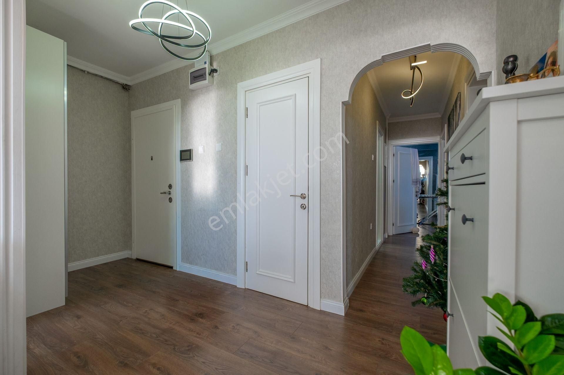 Ataköy 5.kısım Deniz Manzaralı Yenilenmiş E-2-blok 3+1 Satılık - Görsel 2