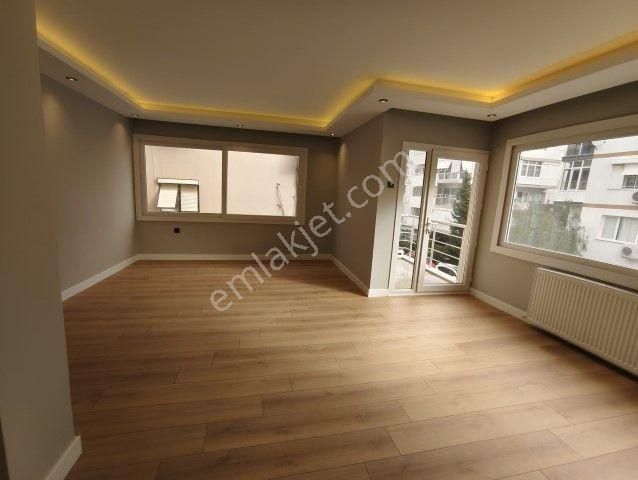 Karşıyaka Bostanlı Mahallesinde Full Tadilatlı 3+1 Satılık Daire - Görsel 2