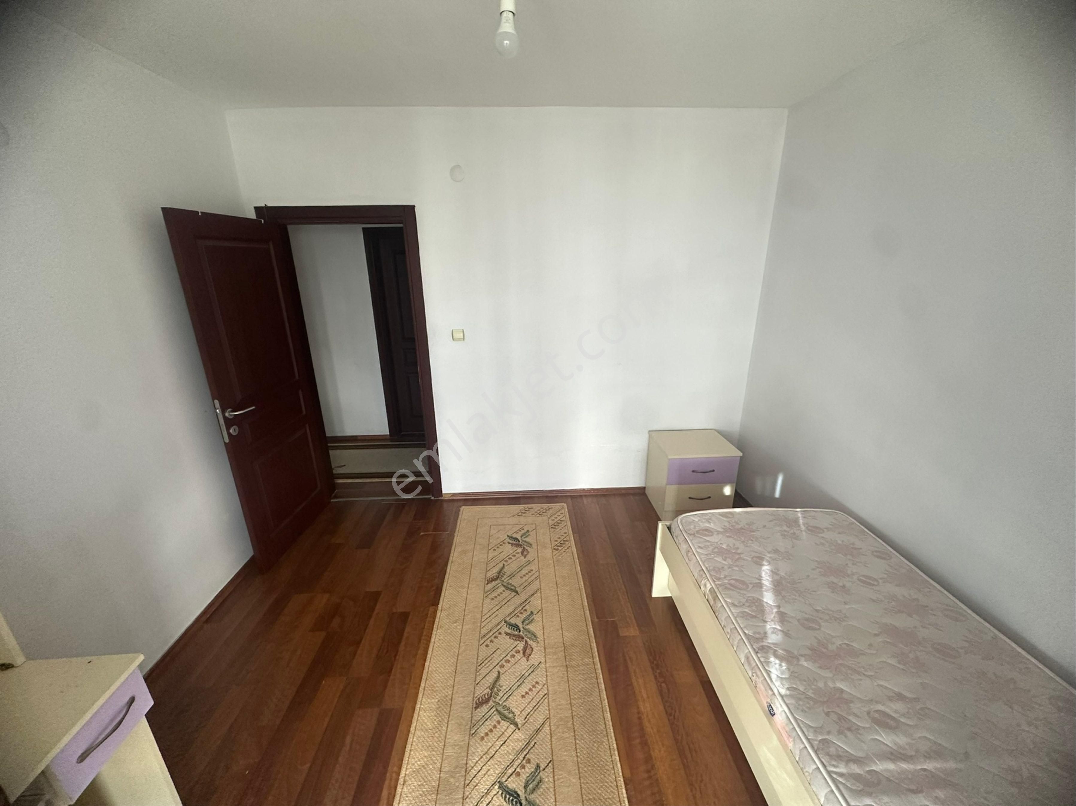 Sakarya Zümrüt Emlaktan Korucuk Mahallesinde 3+1 Eşyalı Sorunsuz Kiralık Daire - Görsel 16