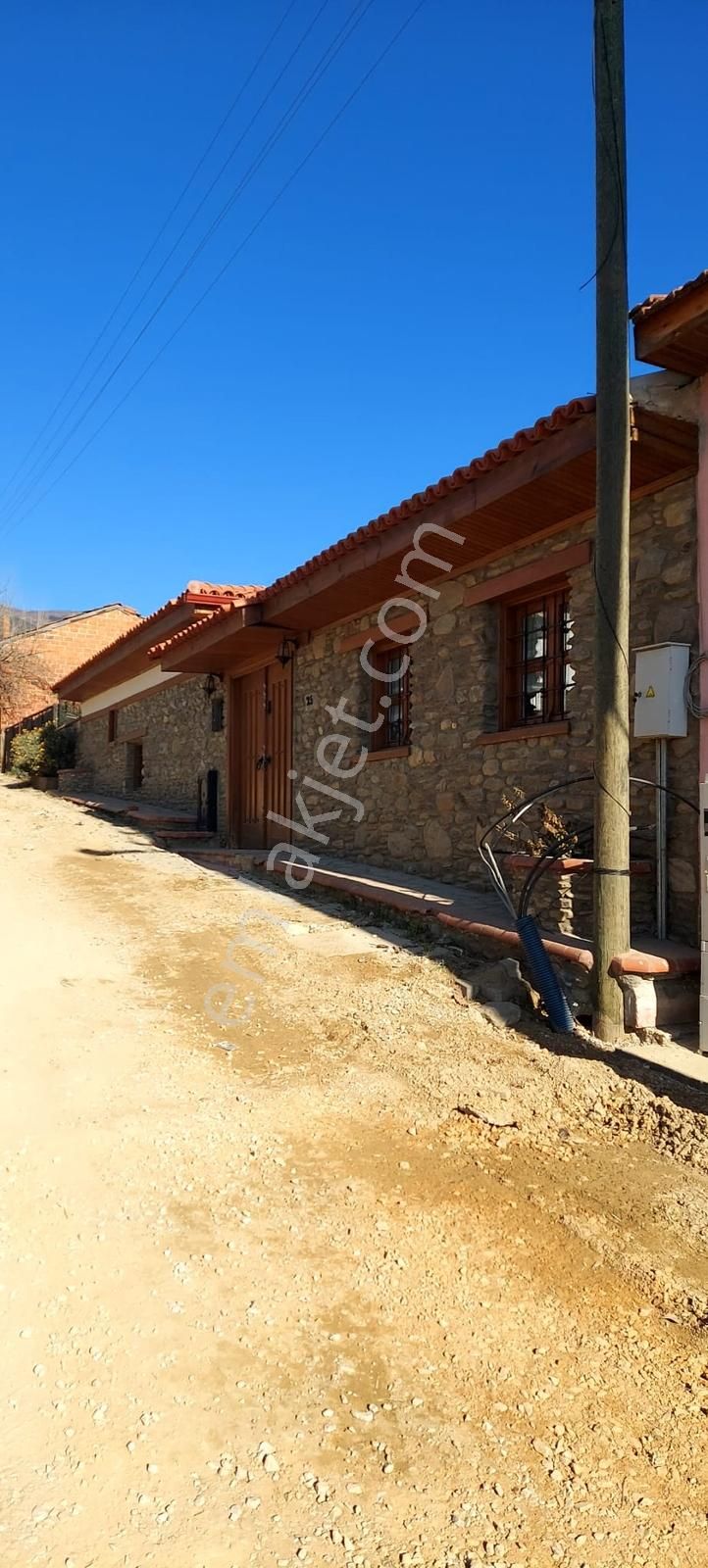 Ödemiş Birgide Bahceli Müstakil Villa İmarlı