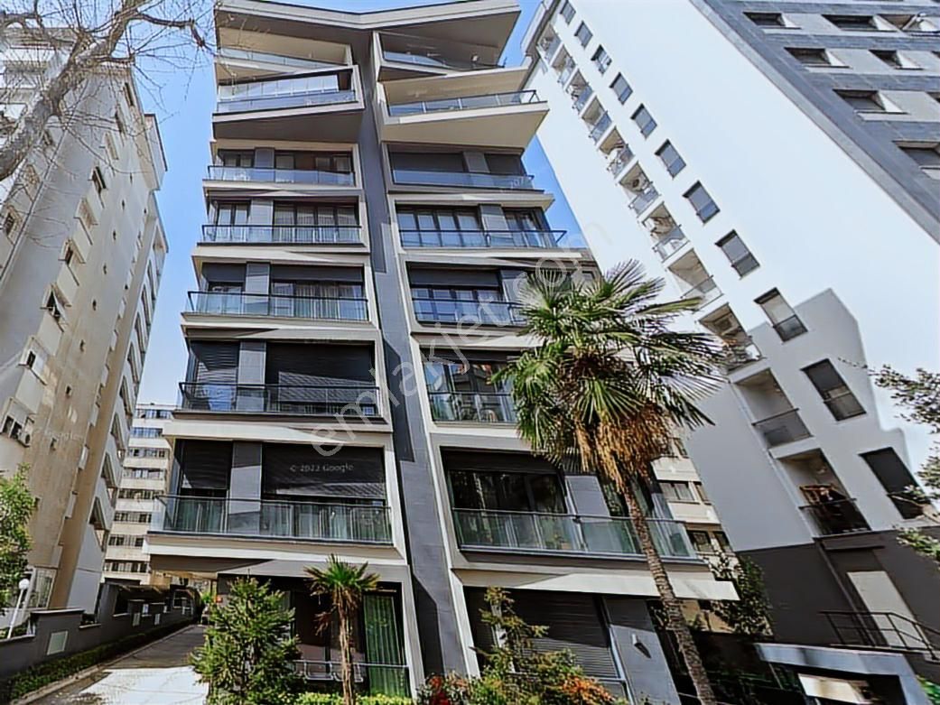 Utkudan Caddebostanda Bağdata Paralel Mimari Dekorlu Satılık 3+1