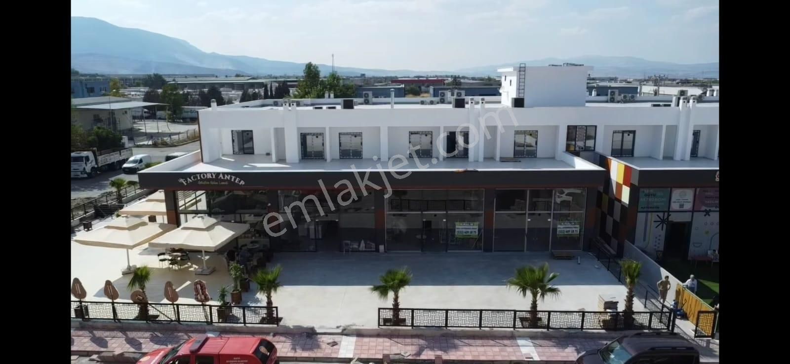 Manisa Yunusemre Güzelyurt Mah.105m2giriş+105m2bodrum+35m2bahçe