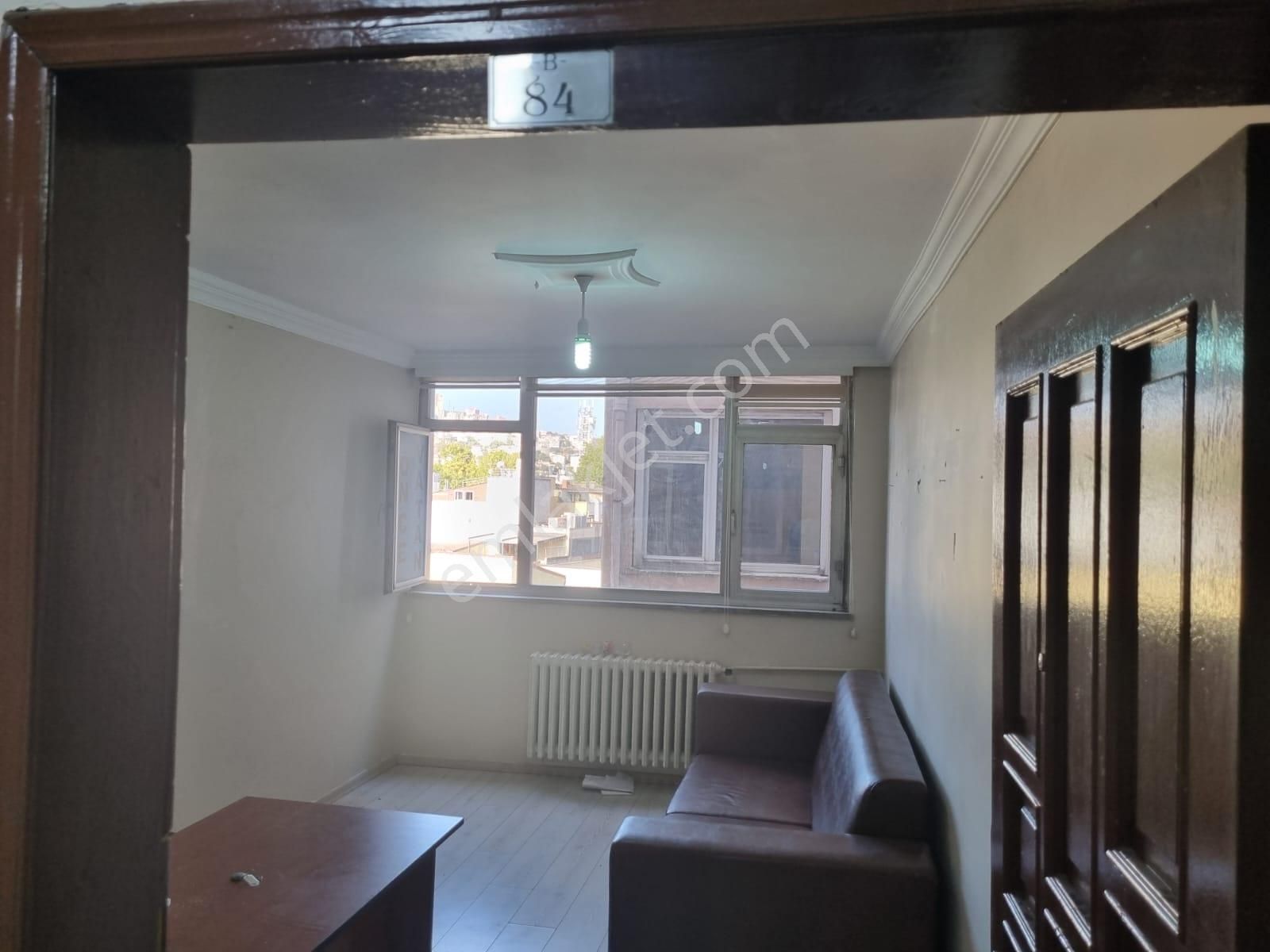 Kocaeli İzmit Hürriyet Cad Belediye İş Hanı Kiralık Ofis İşyeri